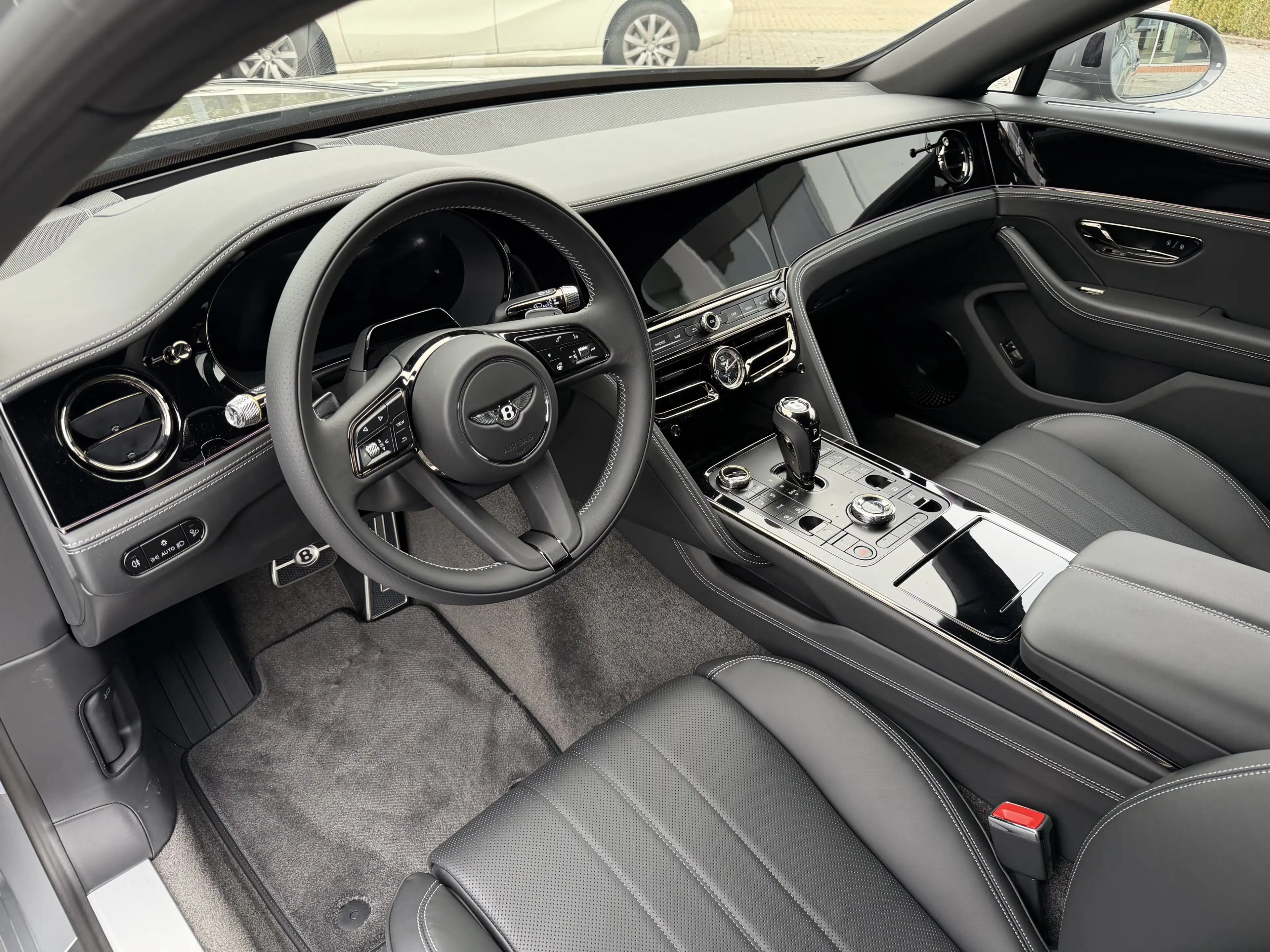 Bentley Flying Spur V8 Hybrid *B&O*Rotating* — photo 13