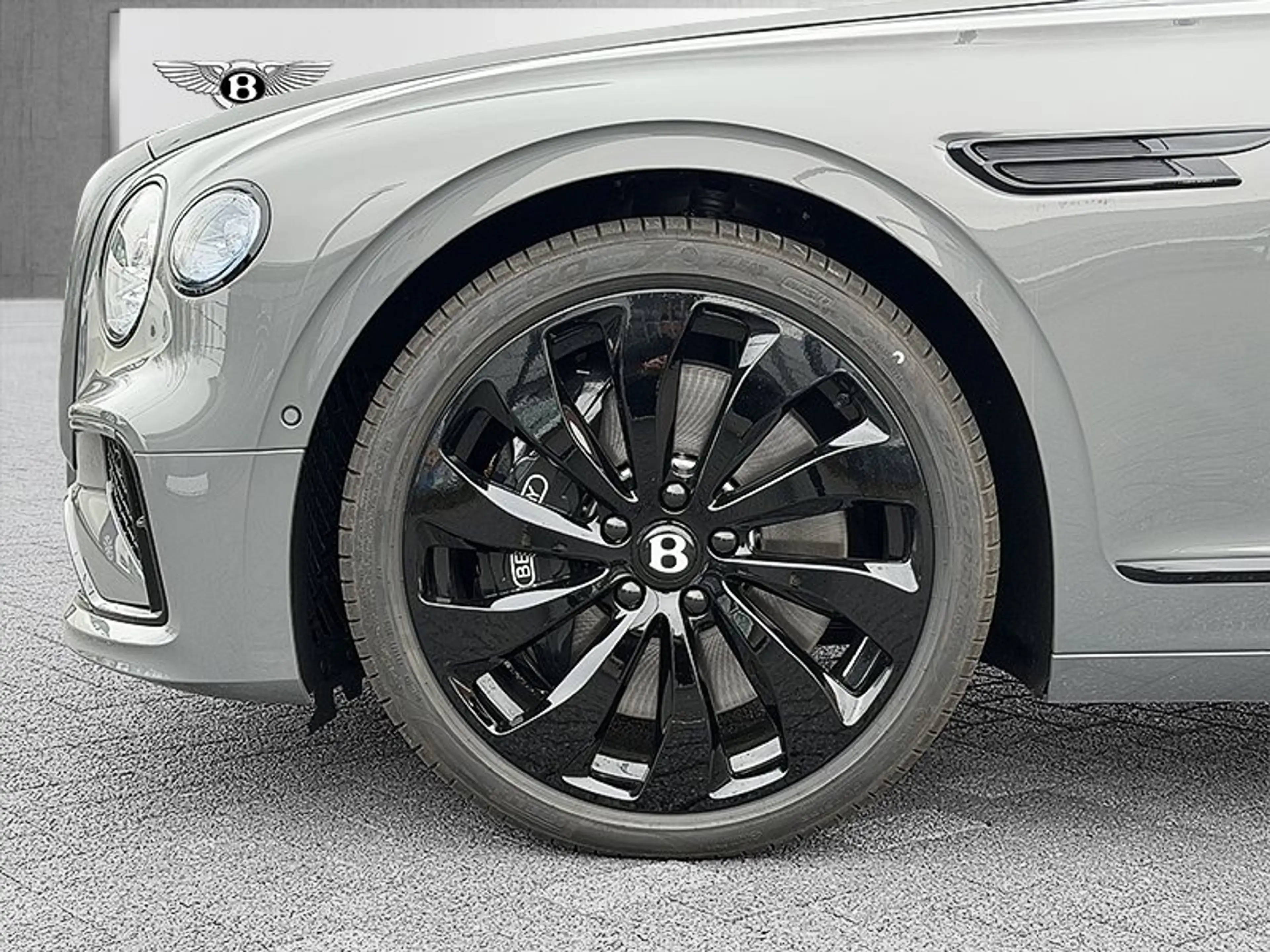 Bentley Flying Spur V8 Hybrid *B&O*Rotating* — photo 5