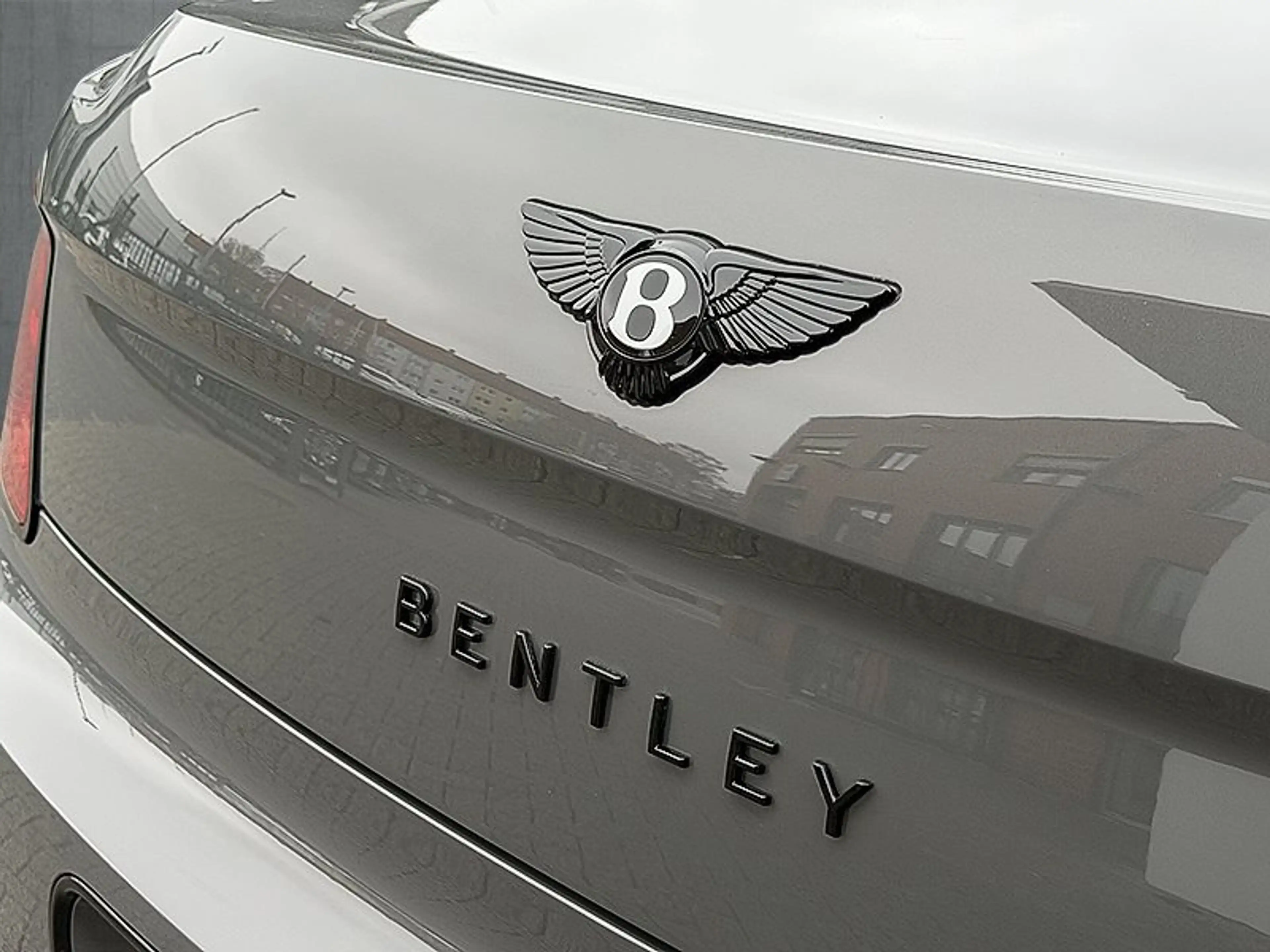 Bentley Flying Spur V8 Hybrid *B&O*Rotating* — photo 9