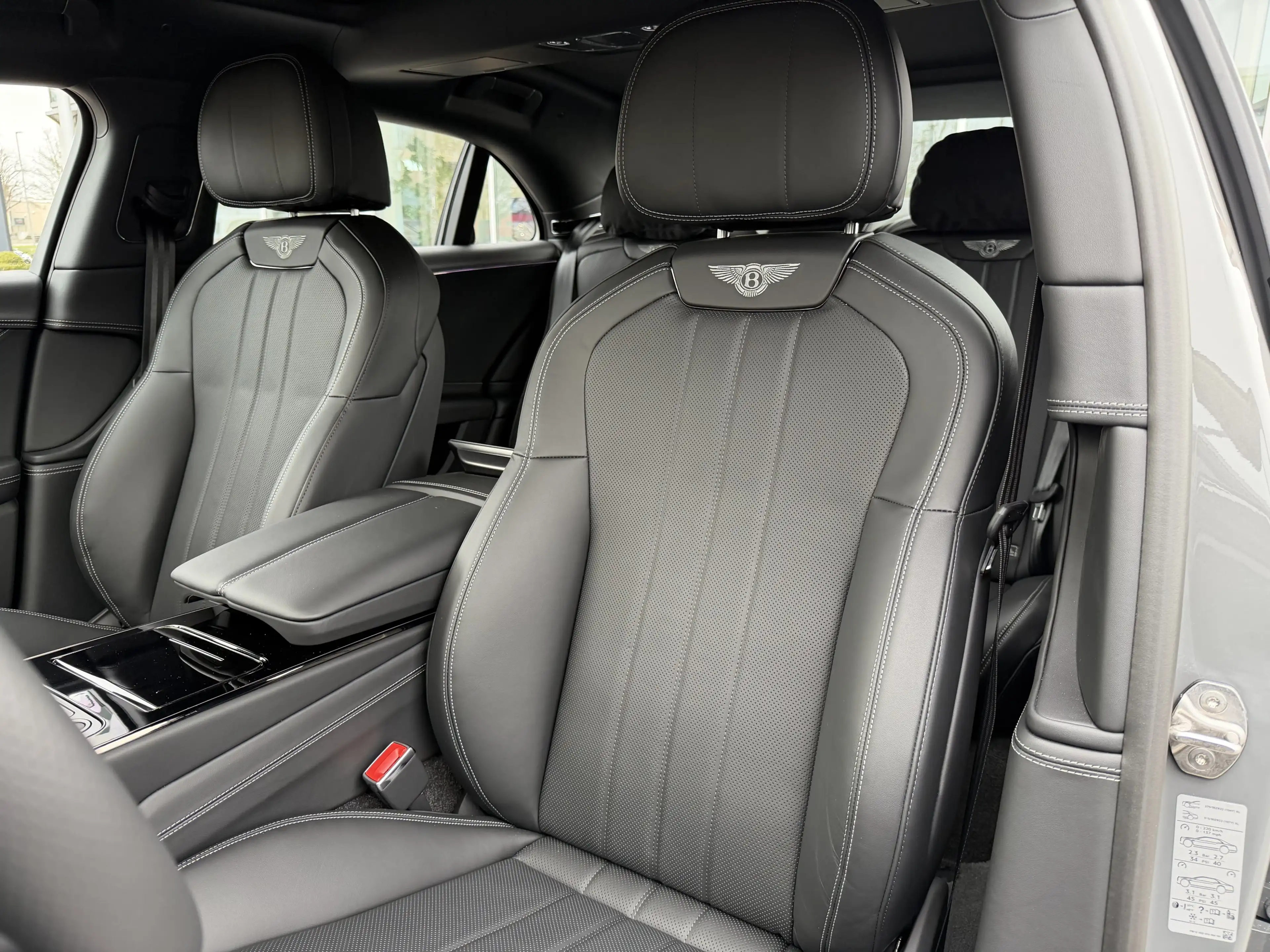 Bentley Flying Spur V8 Hybrid *B&O*Rotating* — photo 15