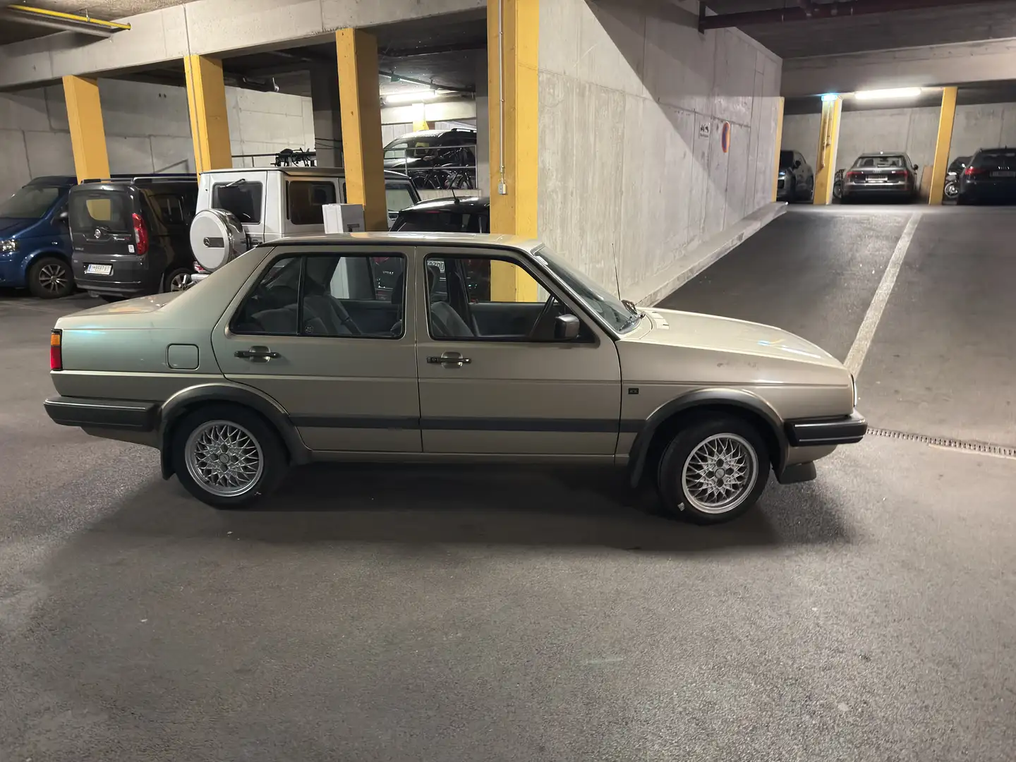Volkswagen Jetta 1.6 PN CL - 1
