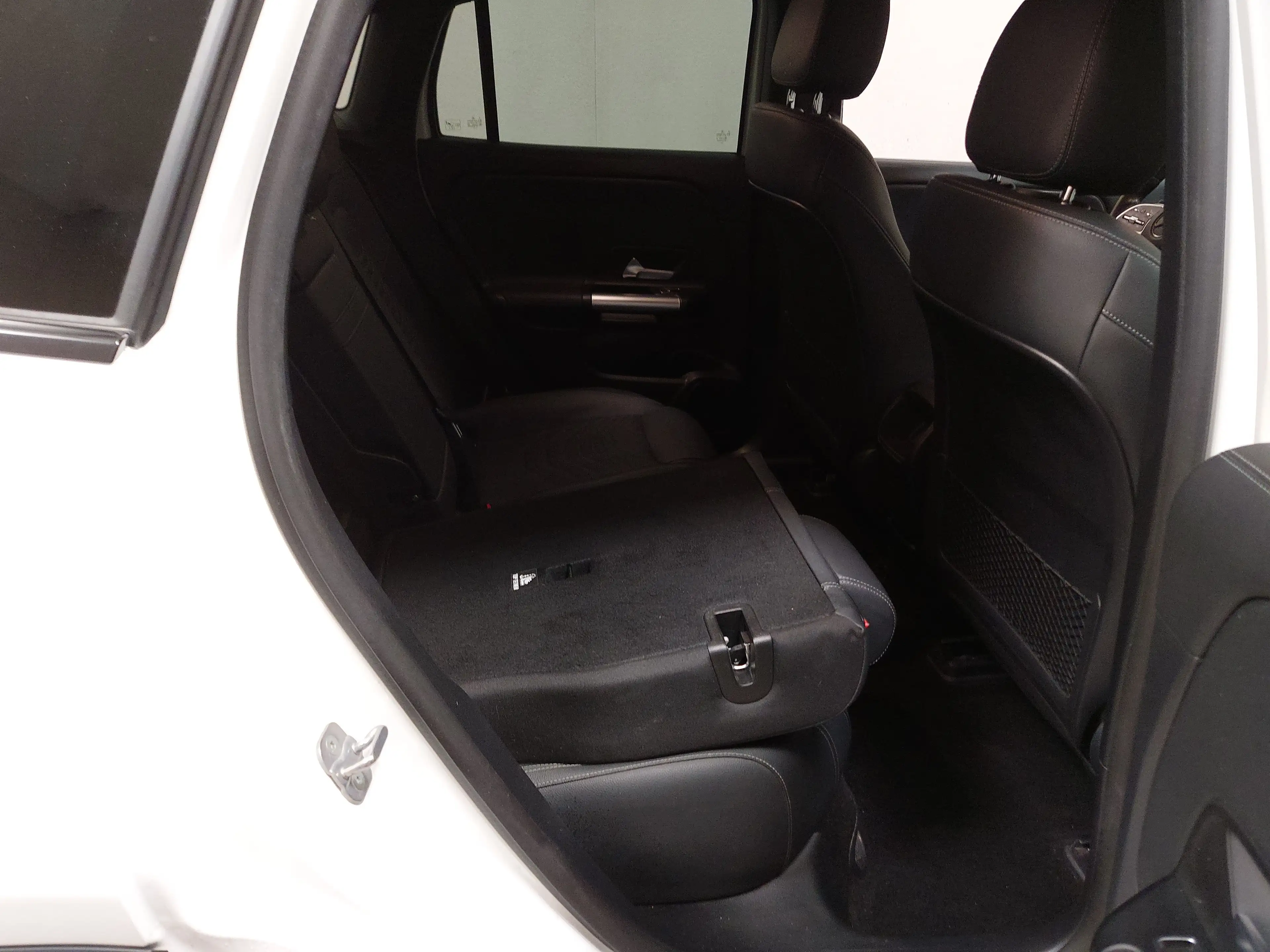 Mercedes-Benz EQA NAVI LED RADIO TEMPO MFL SHZ VC KAMERA RFK — photo 11