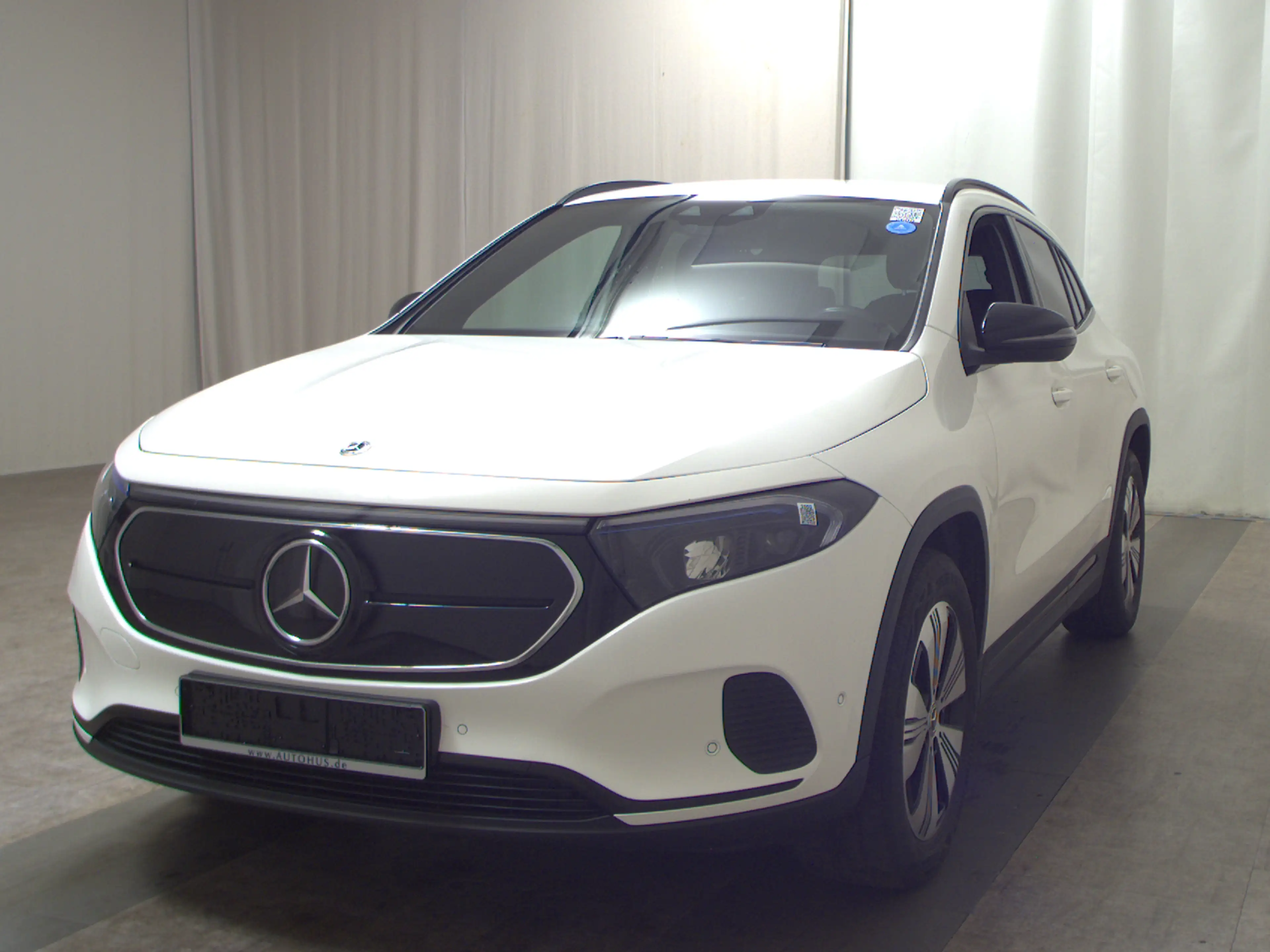 Mercedes-Benz EQA NAVI LED RADIO TEMPO MFL SHZ VC KAMERA RFK — photo 2