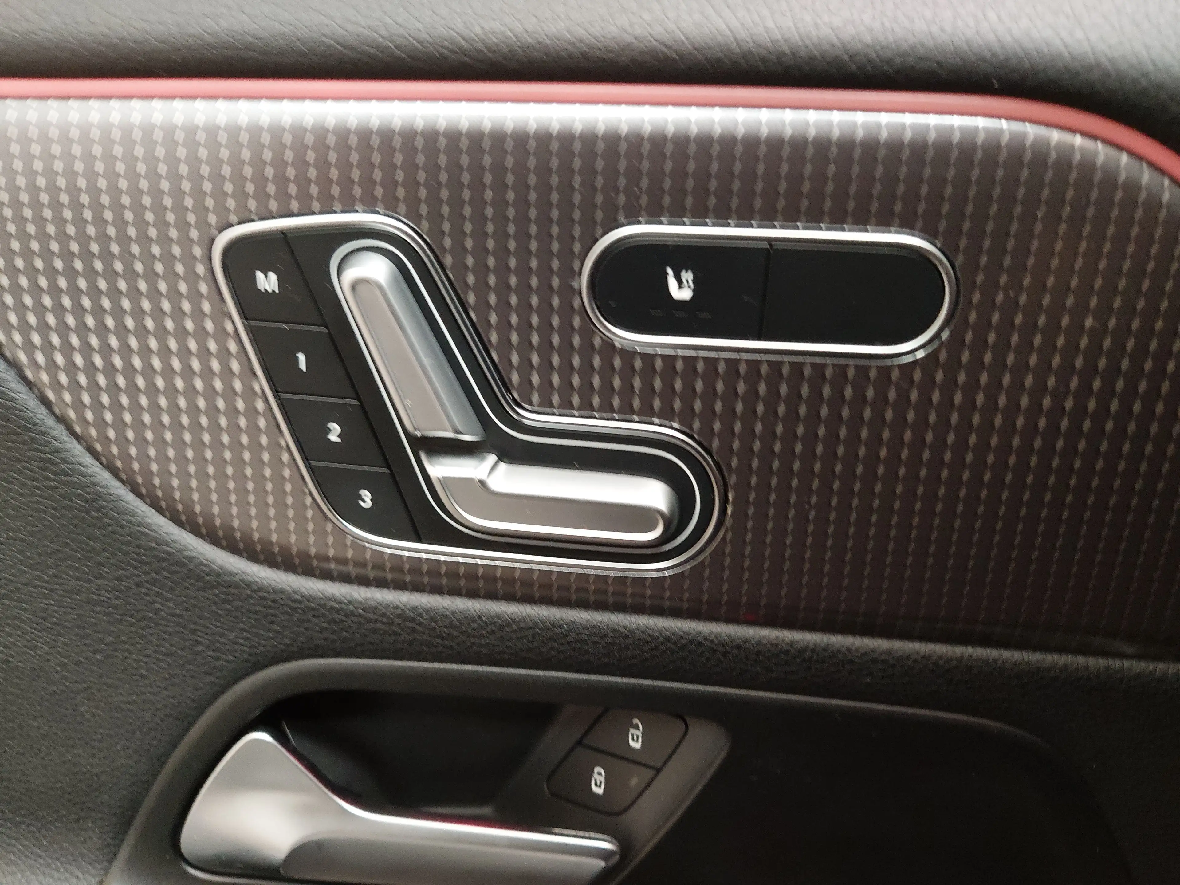 Mercedes-Benz EQA NAVI LED RADIO TEMPO MFL SHZ VC KAMERA RFK — photo 15