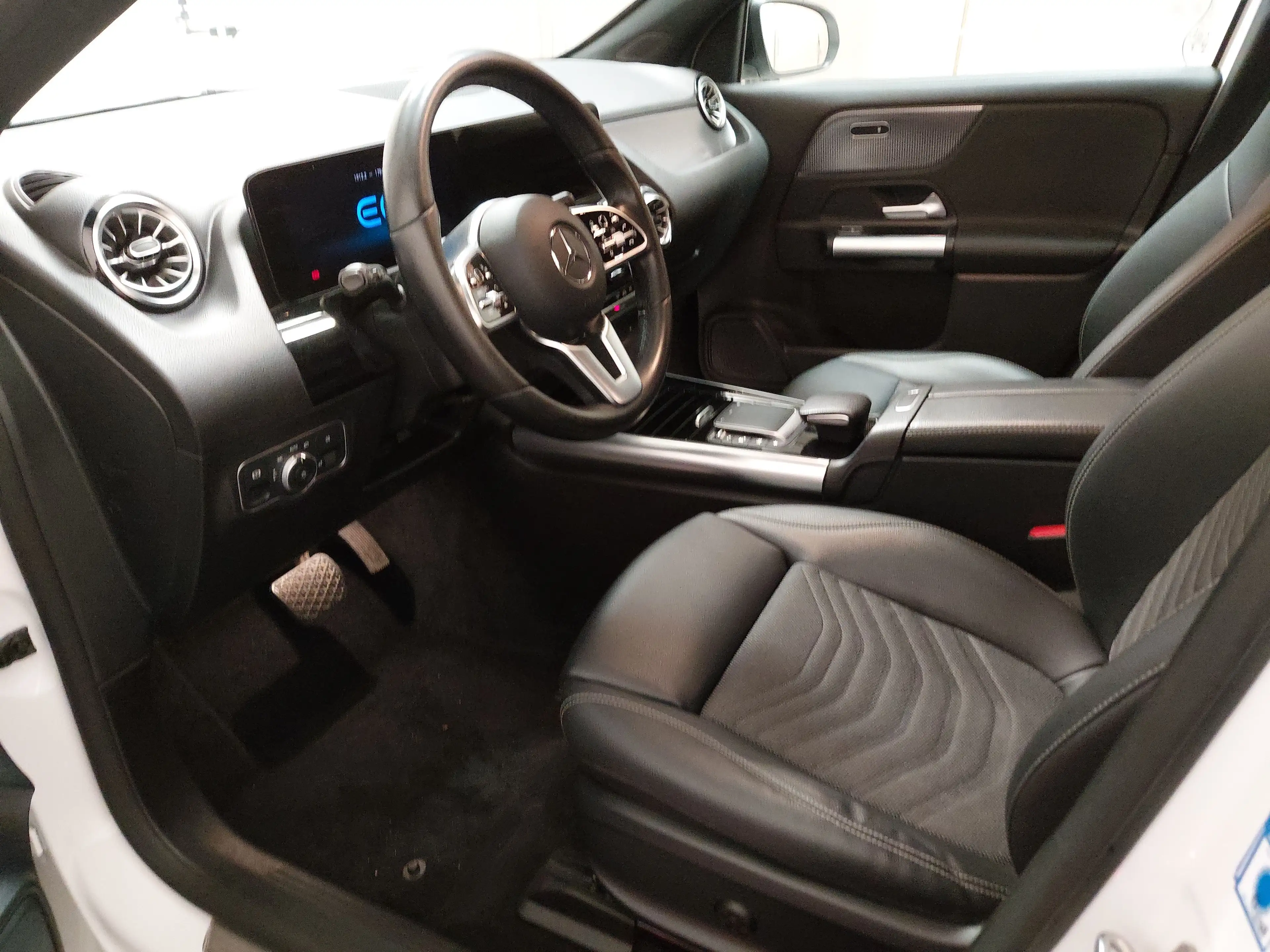 Mercedes-Benz EQA NAVI LED RADIO TEMPO MFL SHZ VC KAMERA RFK — photo 6