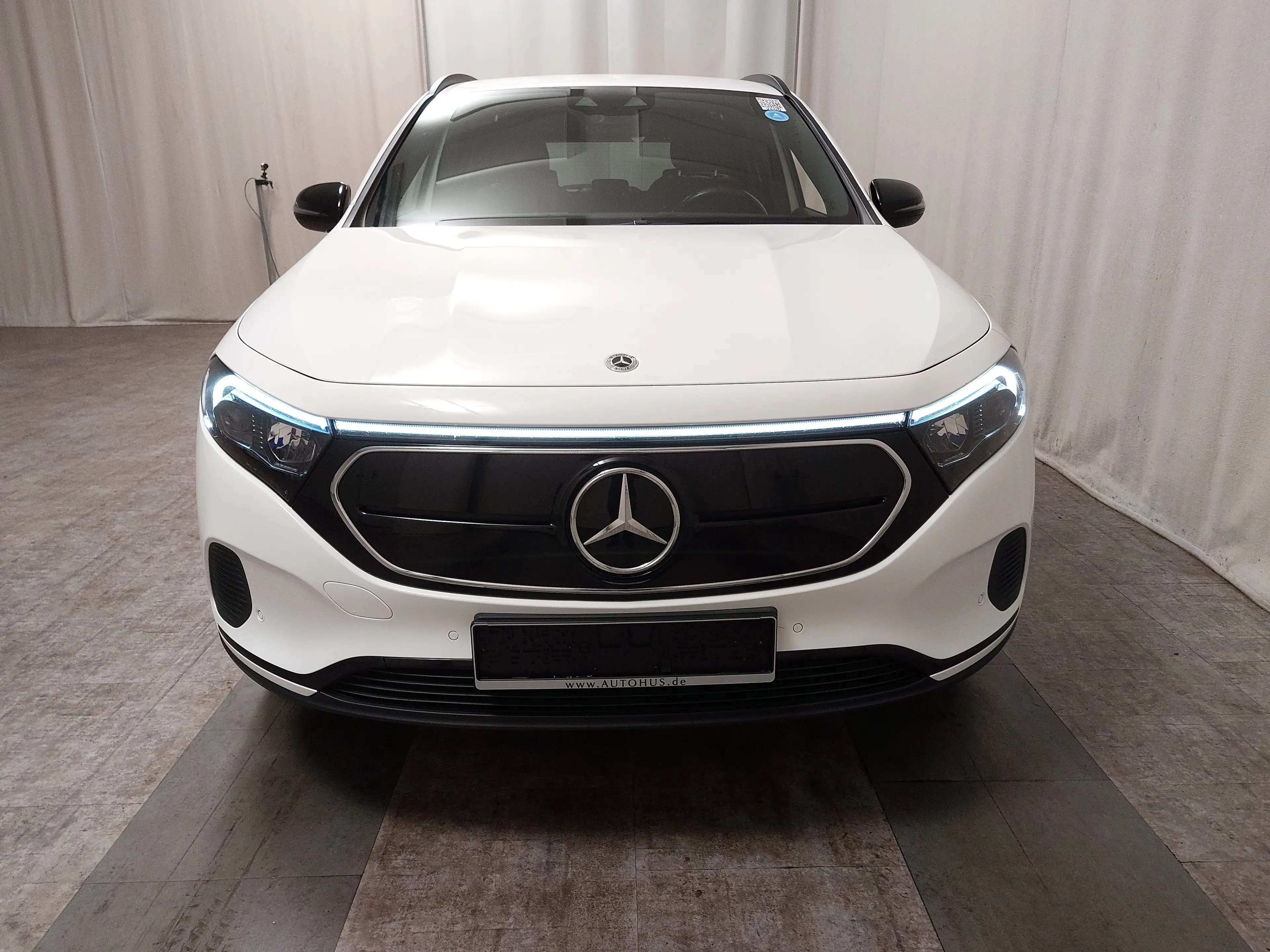 Mercedes-Benz EQA NAVI LED RADIO TEMPO MFL SHZ VC KAMERA RFK — photo 9