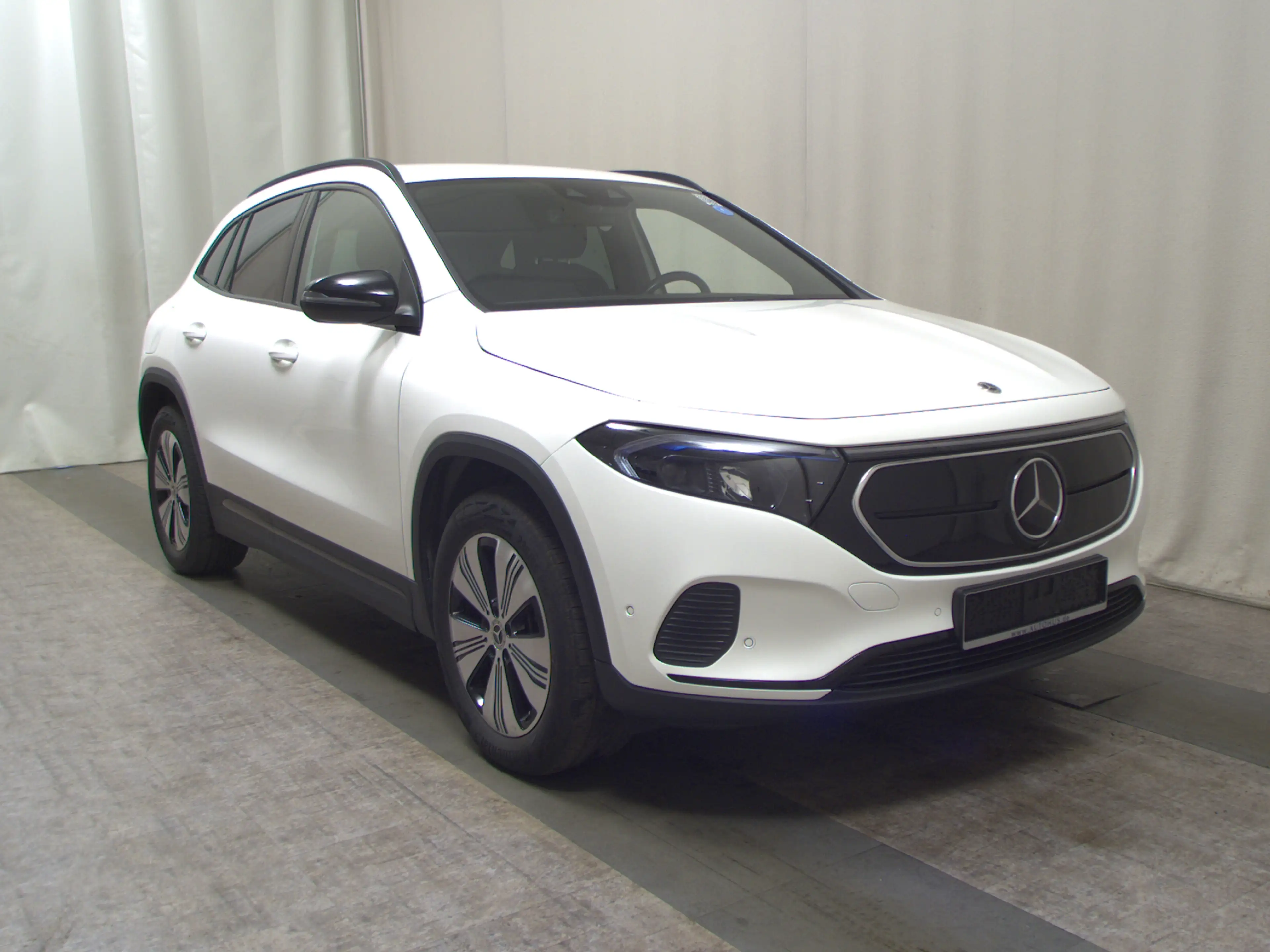 Mercedes-Benz EQA NAVI LED RADIO TEMPO MFL SHZ VC KAMERA RFK — photo 3