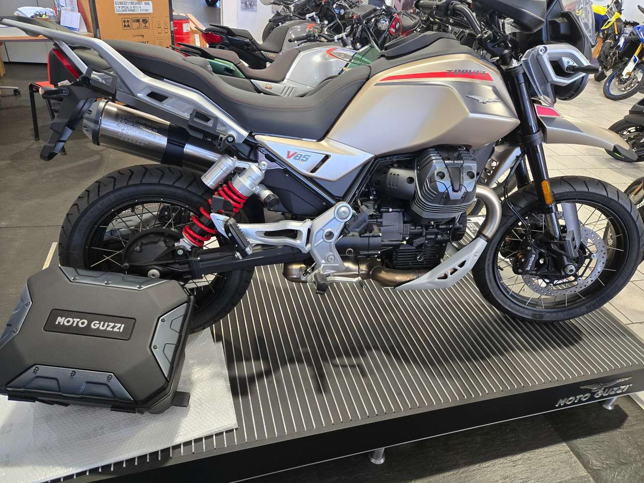 Moto Guzzi V 85 TT TRAVEL ABS EURO 5 +