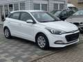 Hyundai i20 Automatik/LED/Scheckheft/1Hand Blanc - thumbnail 3