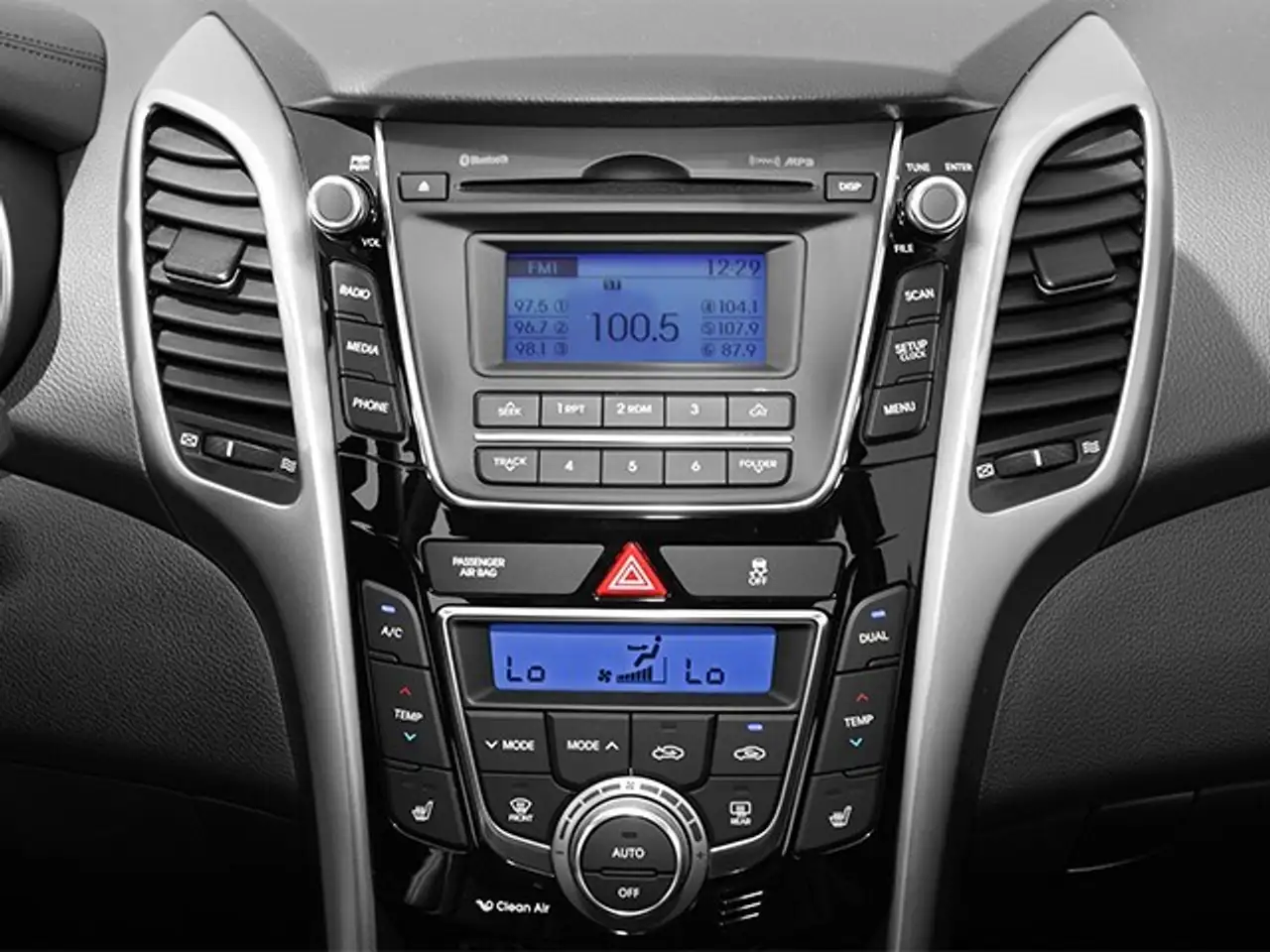 Hyundai ELANTRA fotografie Hyundai ELANTRA