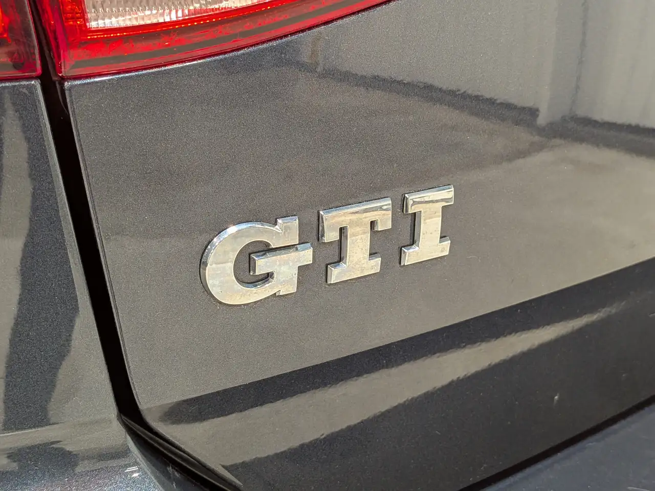 Volkswagen Golf GTI снимка Volkswagen Golf GTI