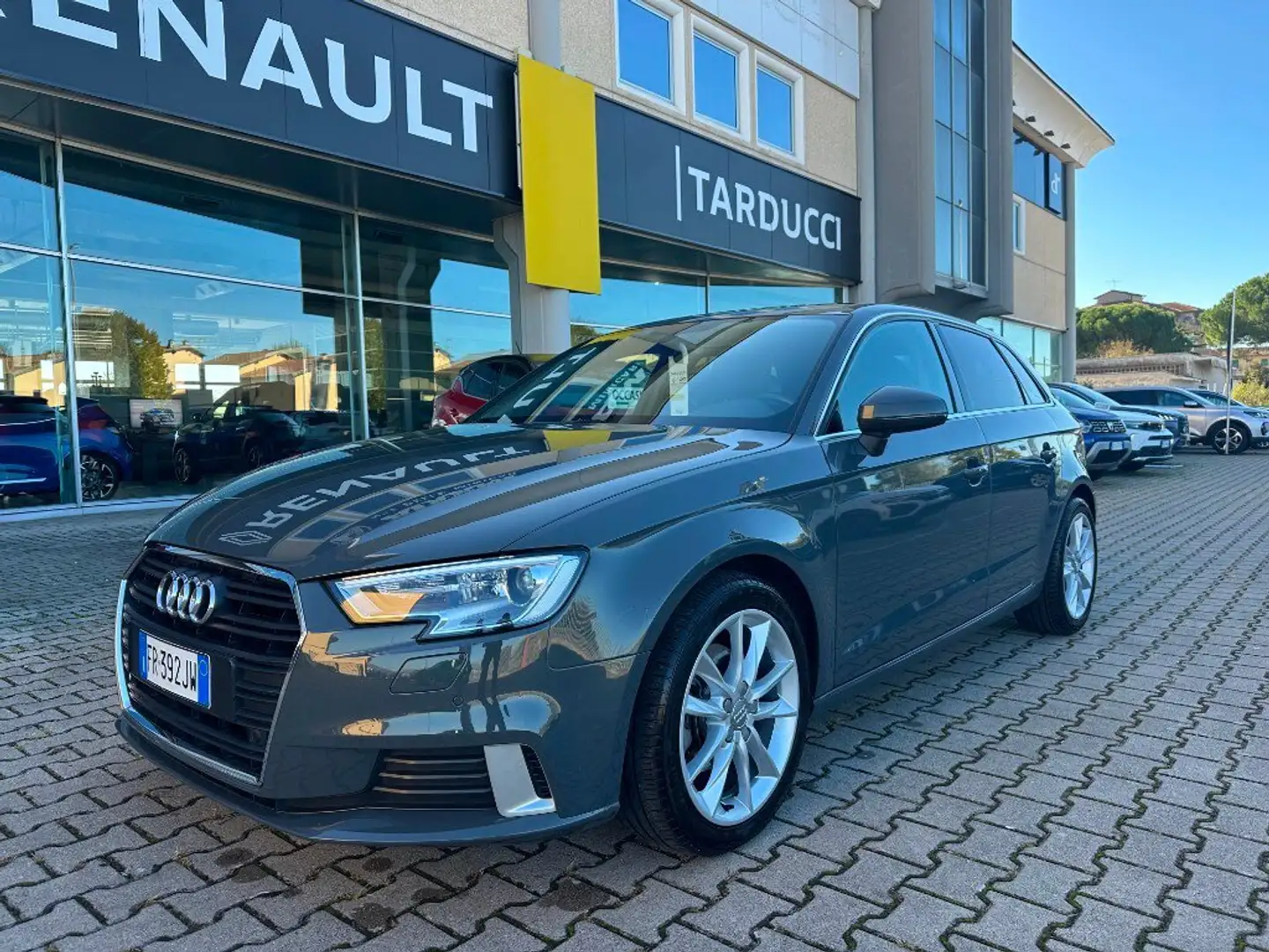 Audi A3 A3 SPB 1.6 TDI 116 CV S tronic Sport Grigio - 1