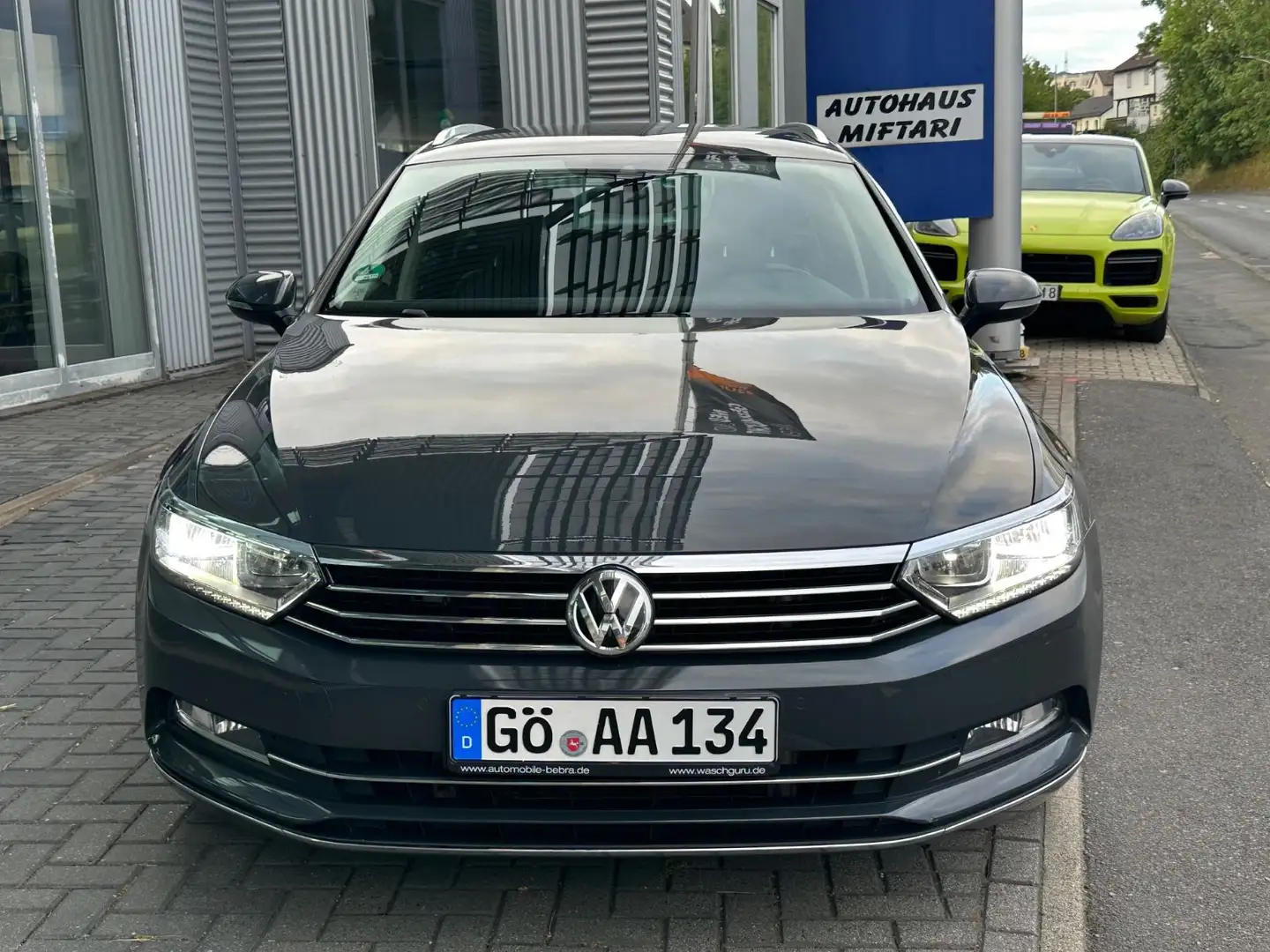 Volkswagen Passat Variant Passat 2.0TDI Highline DSG Virtual AHK ACC LED Grau - 2