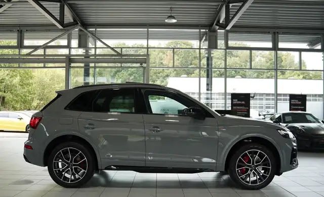 Audi Q5 view 6