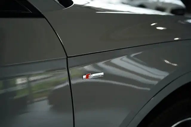 Audi Q5 view 13