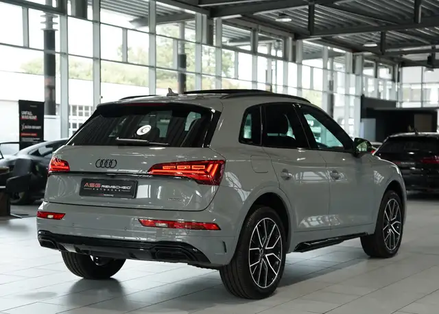 Audi Q5 view 7