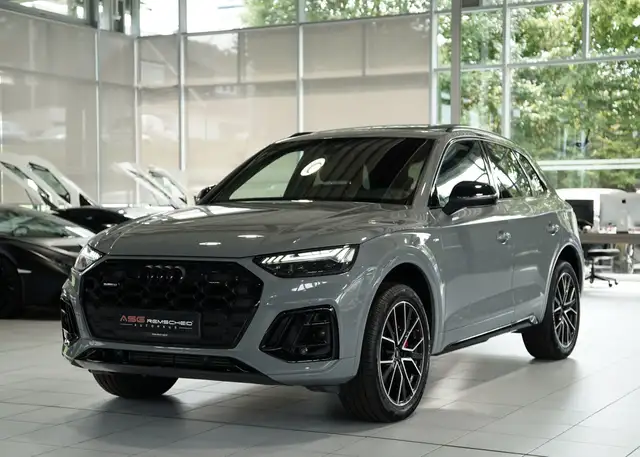 Audi Q5 view 4
