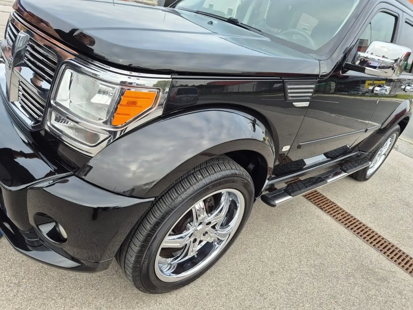 Dodge Nitro Nitro 2,8 CRD SXT Aut. SXT Schwarz - 2