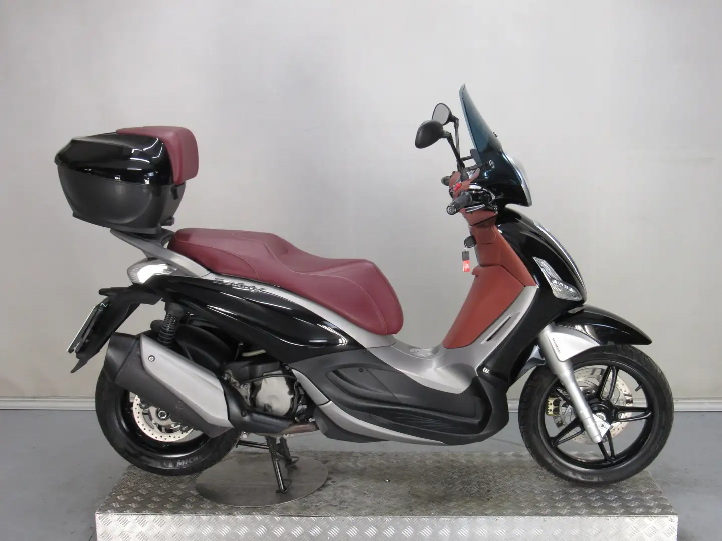 Piaggio Beverly 350 ABS ST Grigio - 1