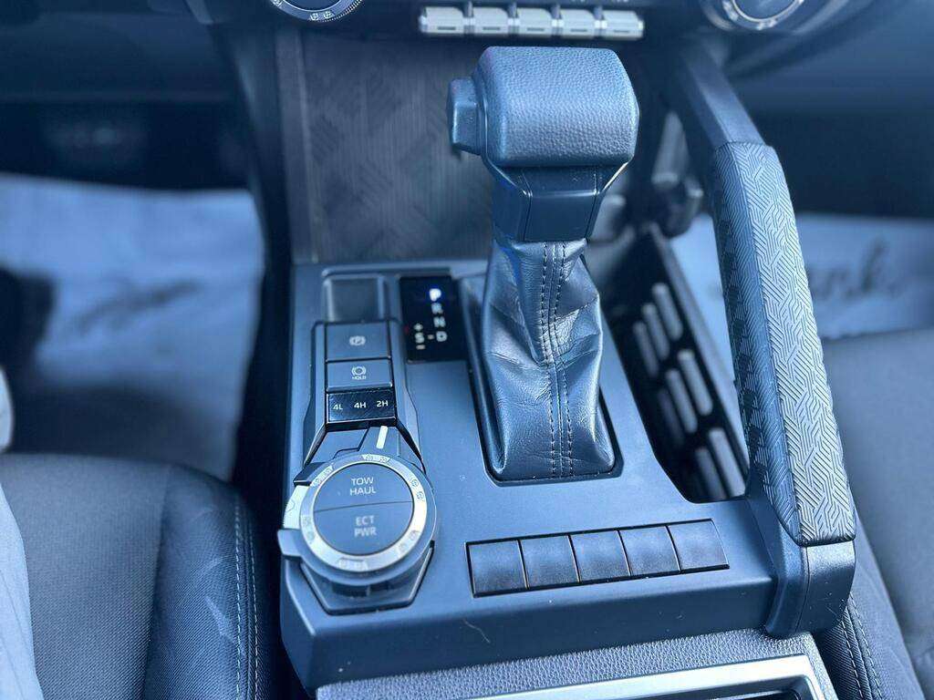 2024 Toyota Tacoma — view 11