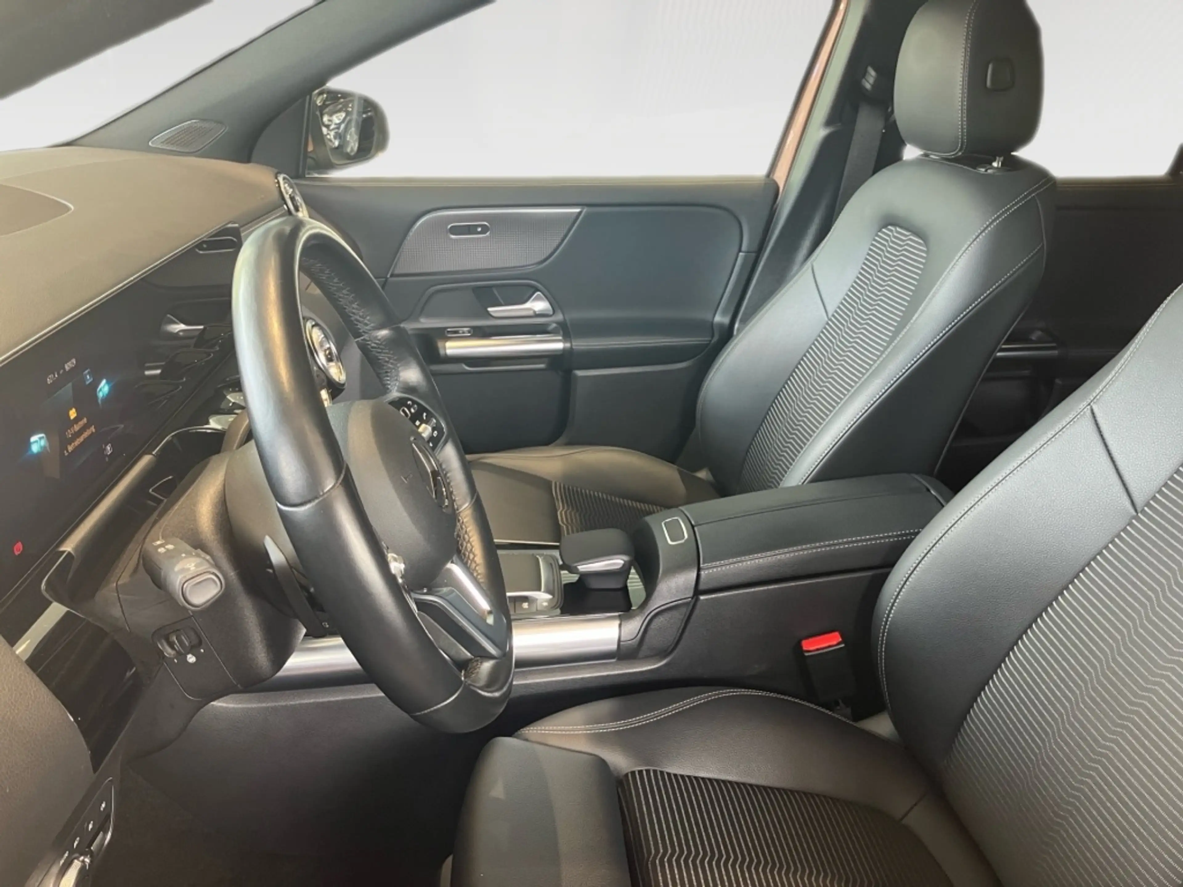 Mercedes-Benz GLA 220 d 4M Progressive+Pano+AHK+KEYLESS+MBeam — photo 11