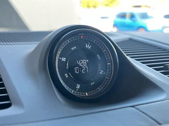 Porsche Cayenne view 14