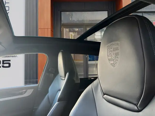 Porsche Cayenne view 6