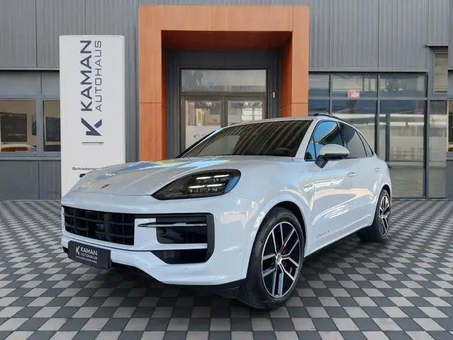 Porsche Cayenne main image