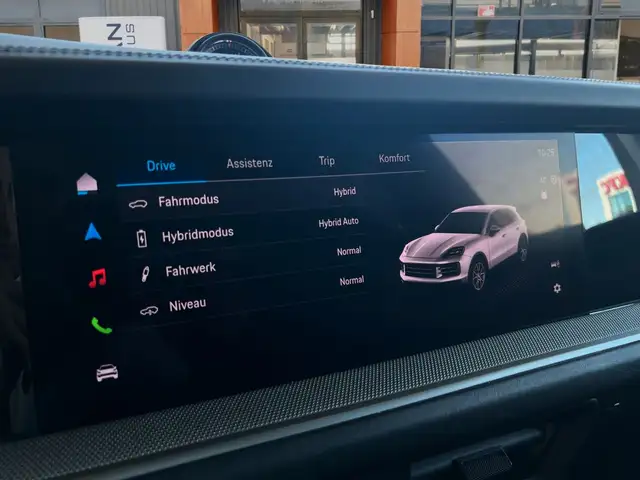 Porsche Cayenne view 11