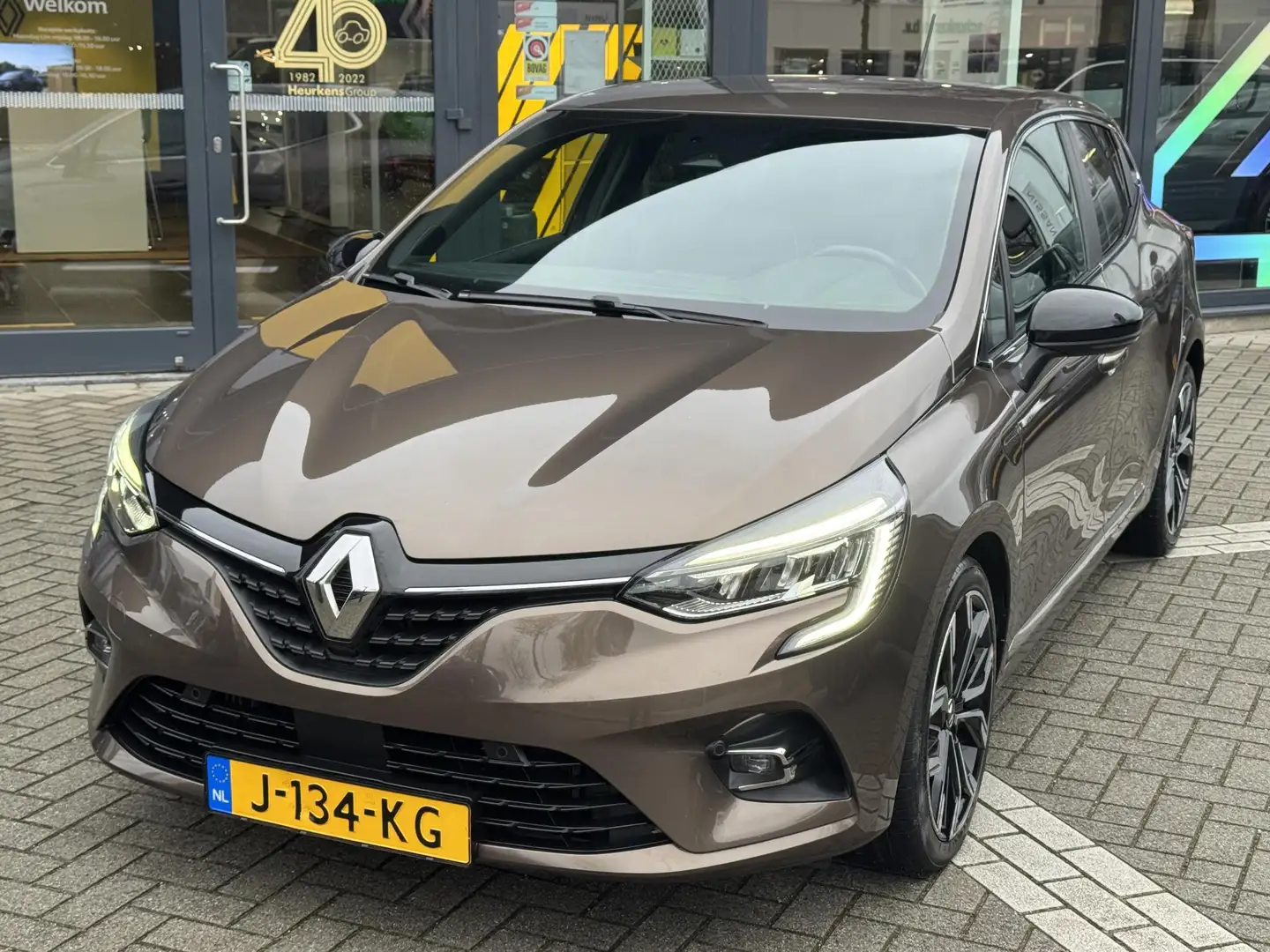 Renault Clio TCe 90 Intens | 1e Eigenaar | NL Auto | Bruin - 2