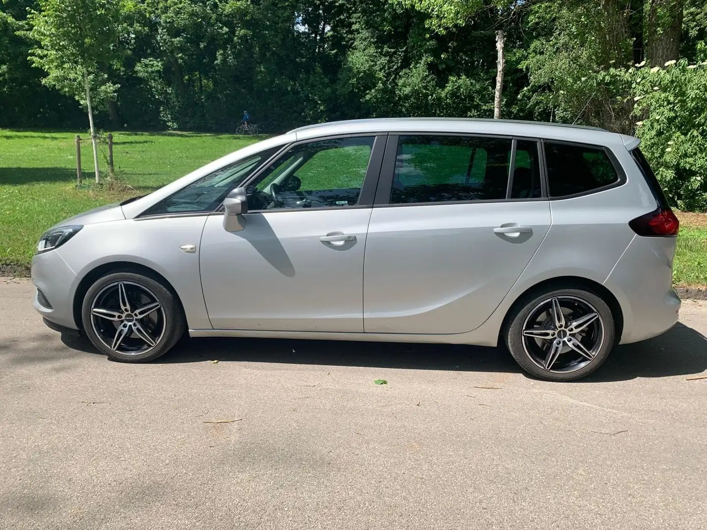 Opel Zafira Zafira Diesel 2.0 D (CDTI) Automatik Business Edit Plateado - 2