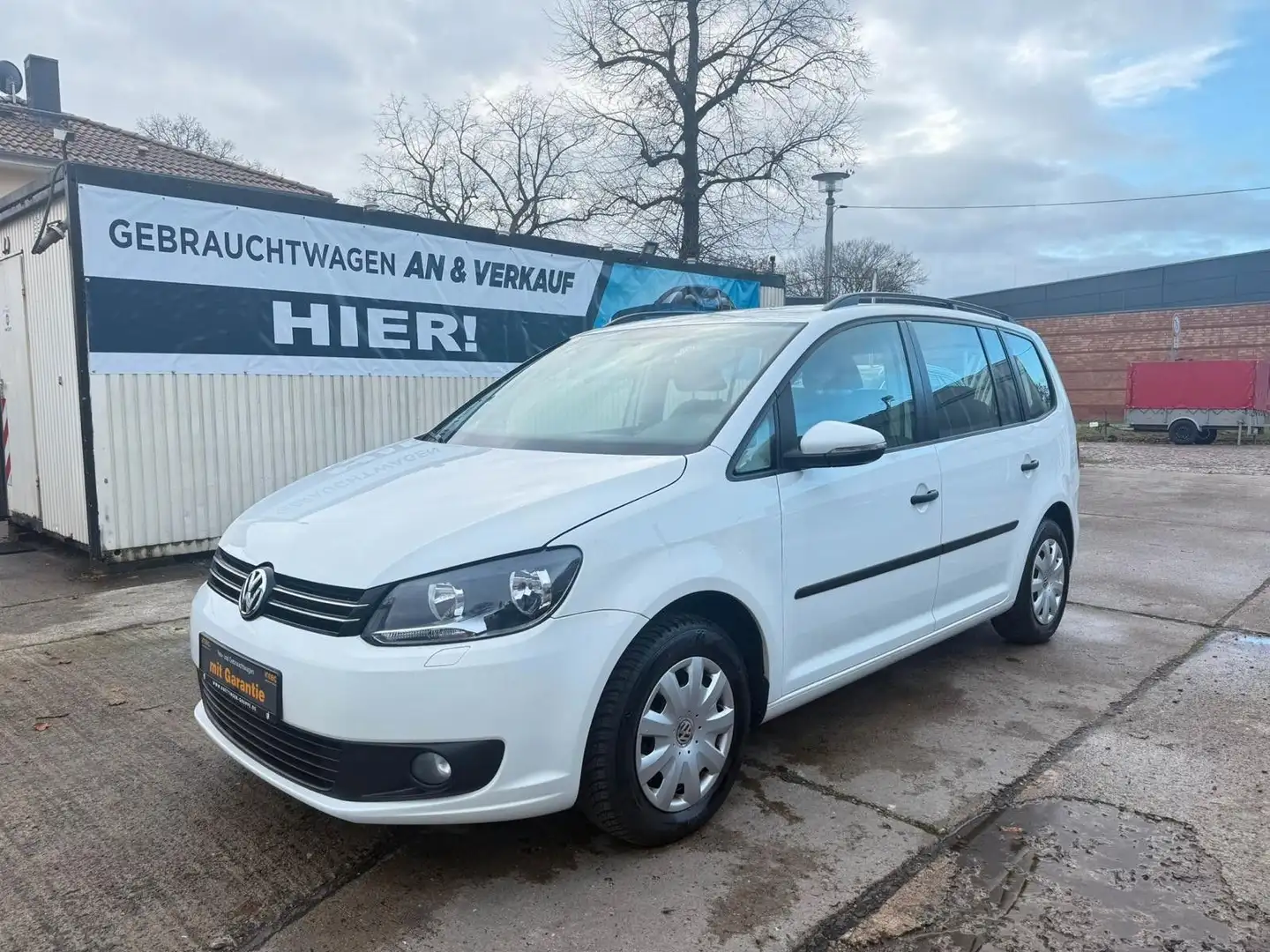 Volkswagen Touran Trendline BMT*AHK*TUV NEU*SHZ*PANORAMA* Weiß - 1