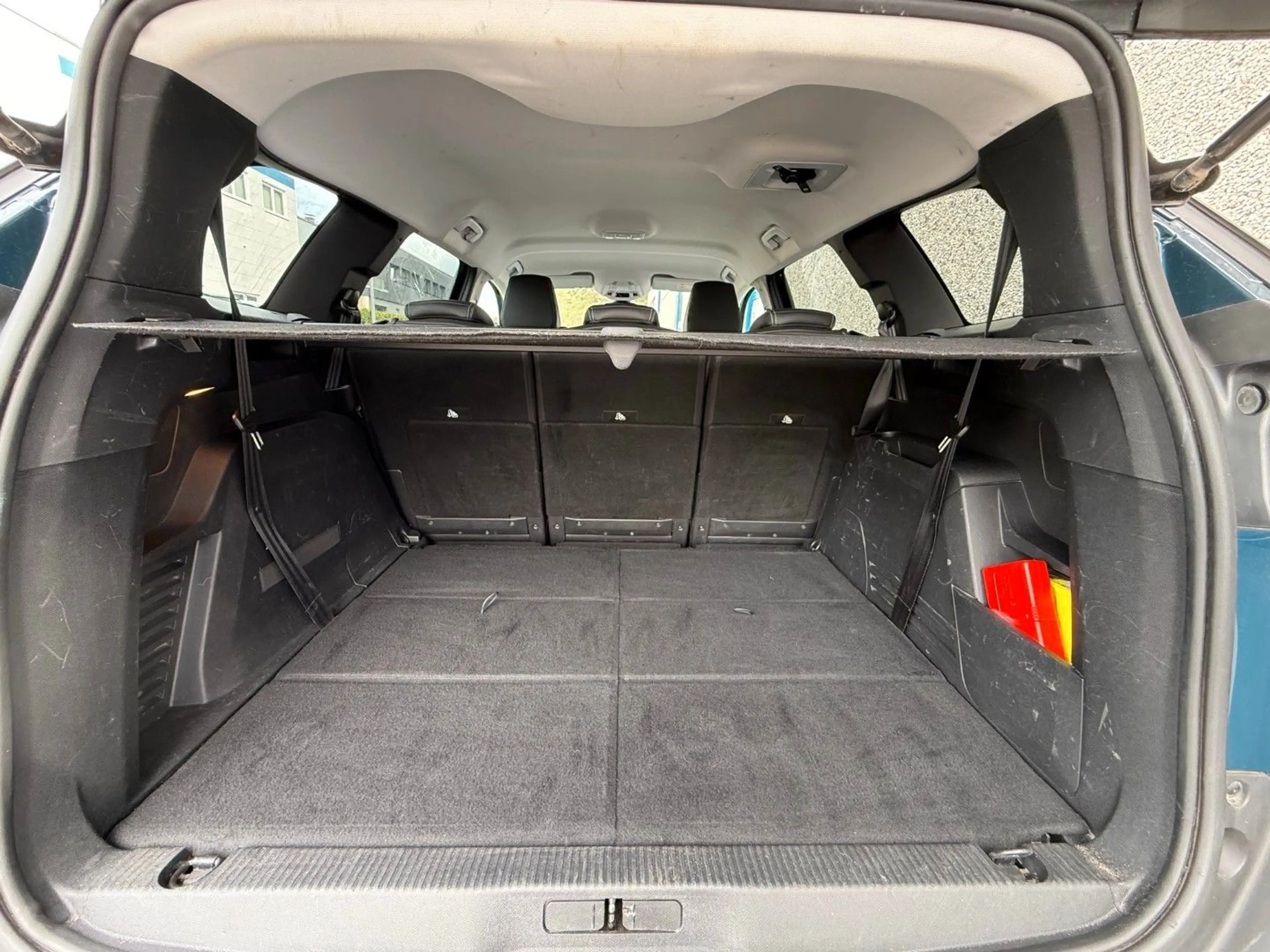 Peugeot 5008 BlueHDi 130 Allure 7 Sitze AHK Kamera CarPl — photo 9