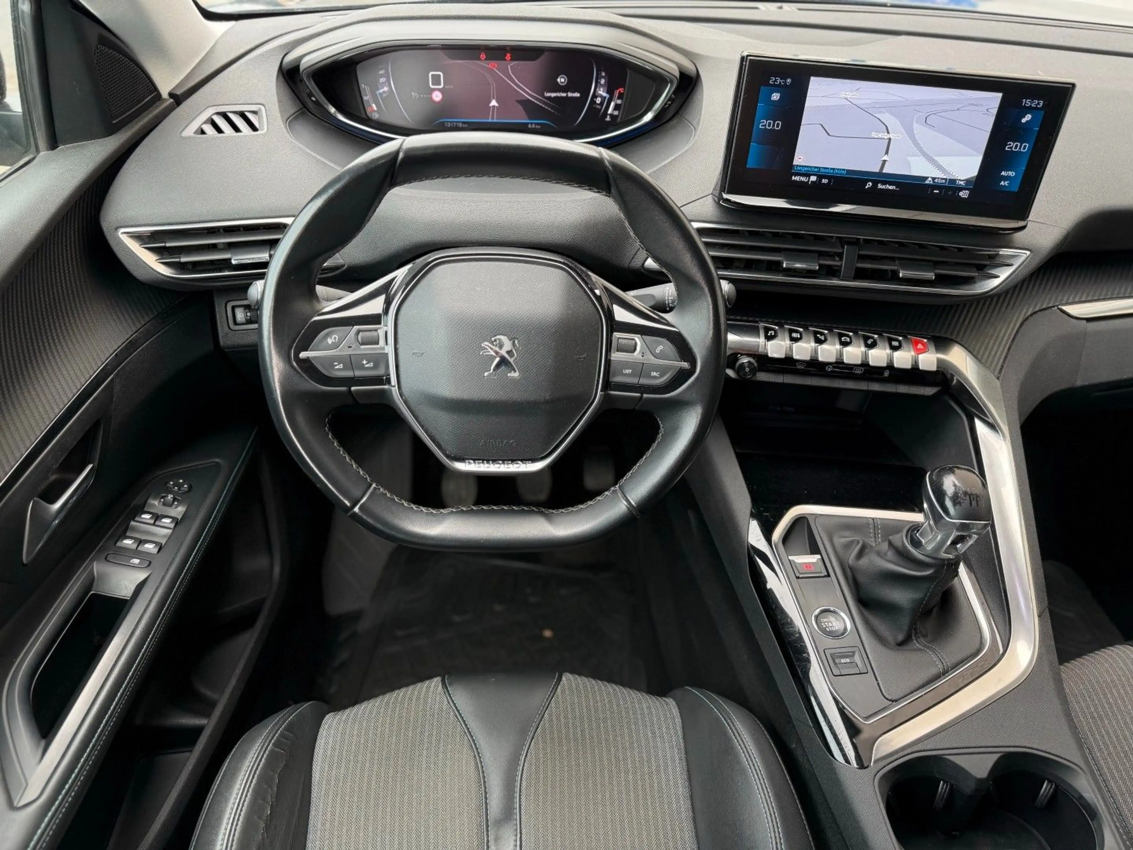 Peugeot 5008 BlueHDi 130 Allure 7 Sitze AHK Kamera CarPl — photo 14