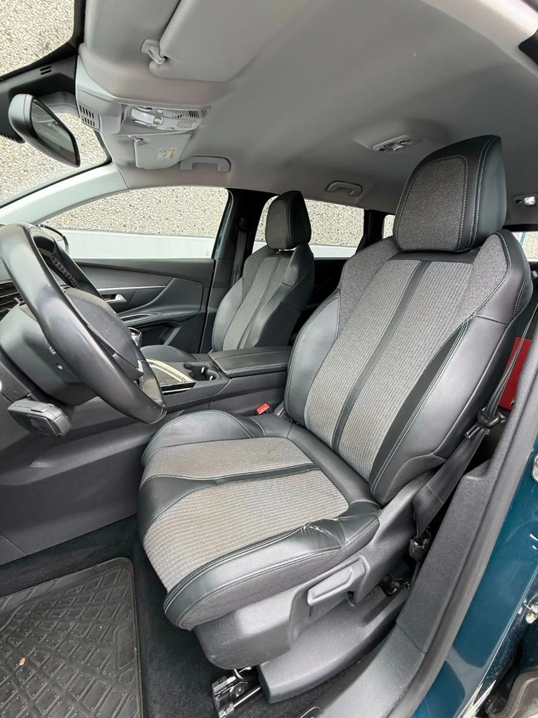 Peugeot 5008 BlueHDi 130 Allure 7 Sitze AHK Kamera CarPl — photo 13