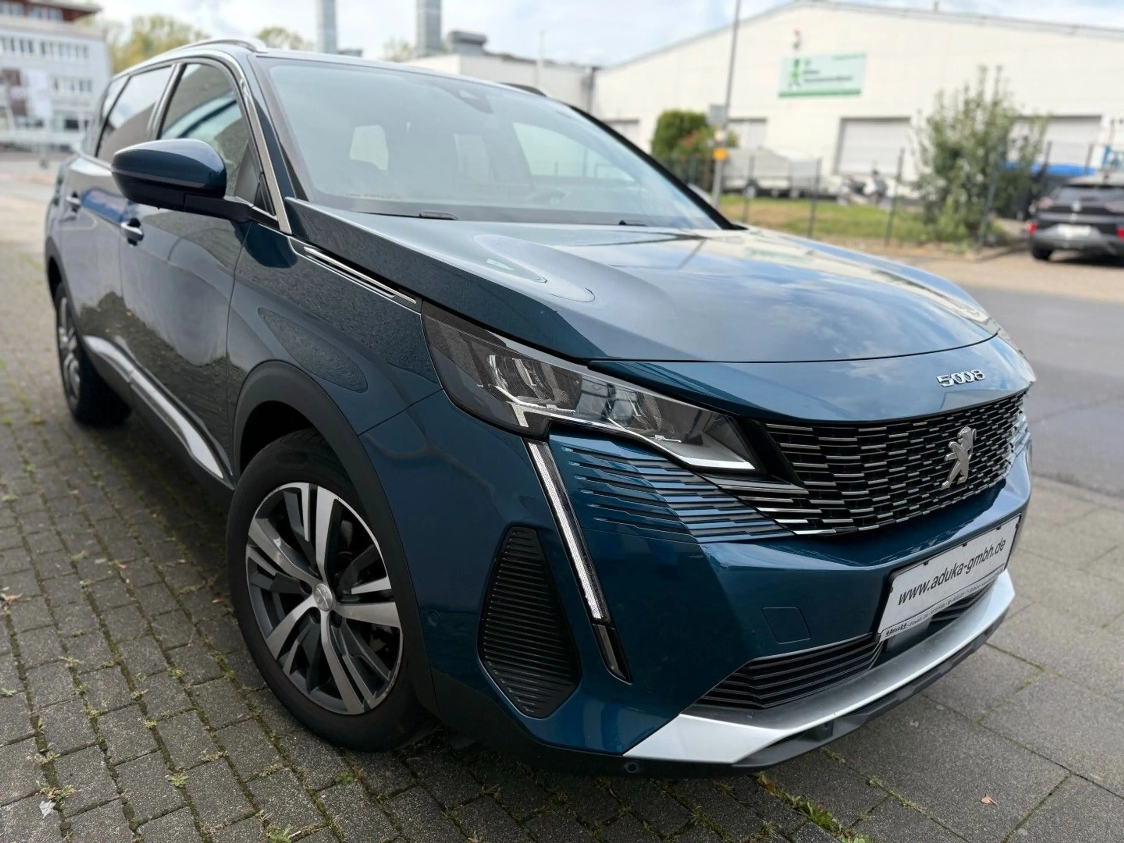 Peugeot 5008 BlueHDi 130 Allure 7 Sitze AHK Kamera CarPl — photo 5