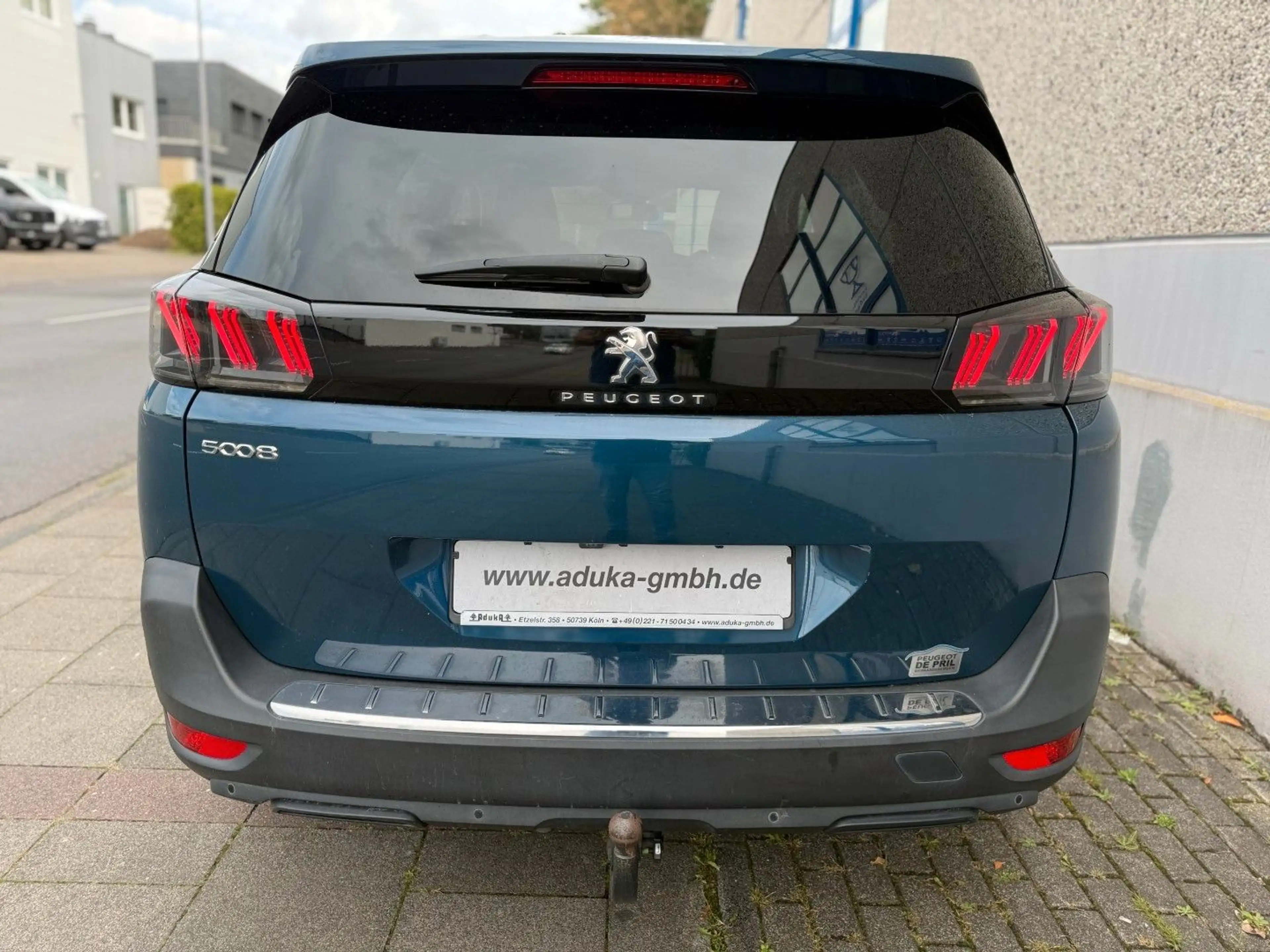 Peugeot 5008 BlueHDi 130 Allure 7 Sitze AHK Kamera CarPl — photo 7
