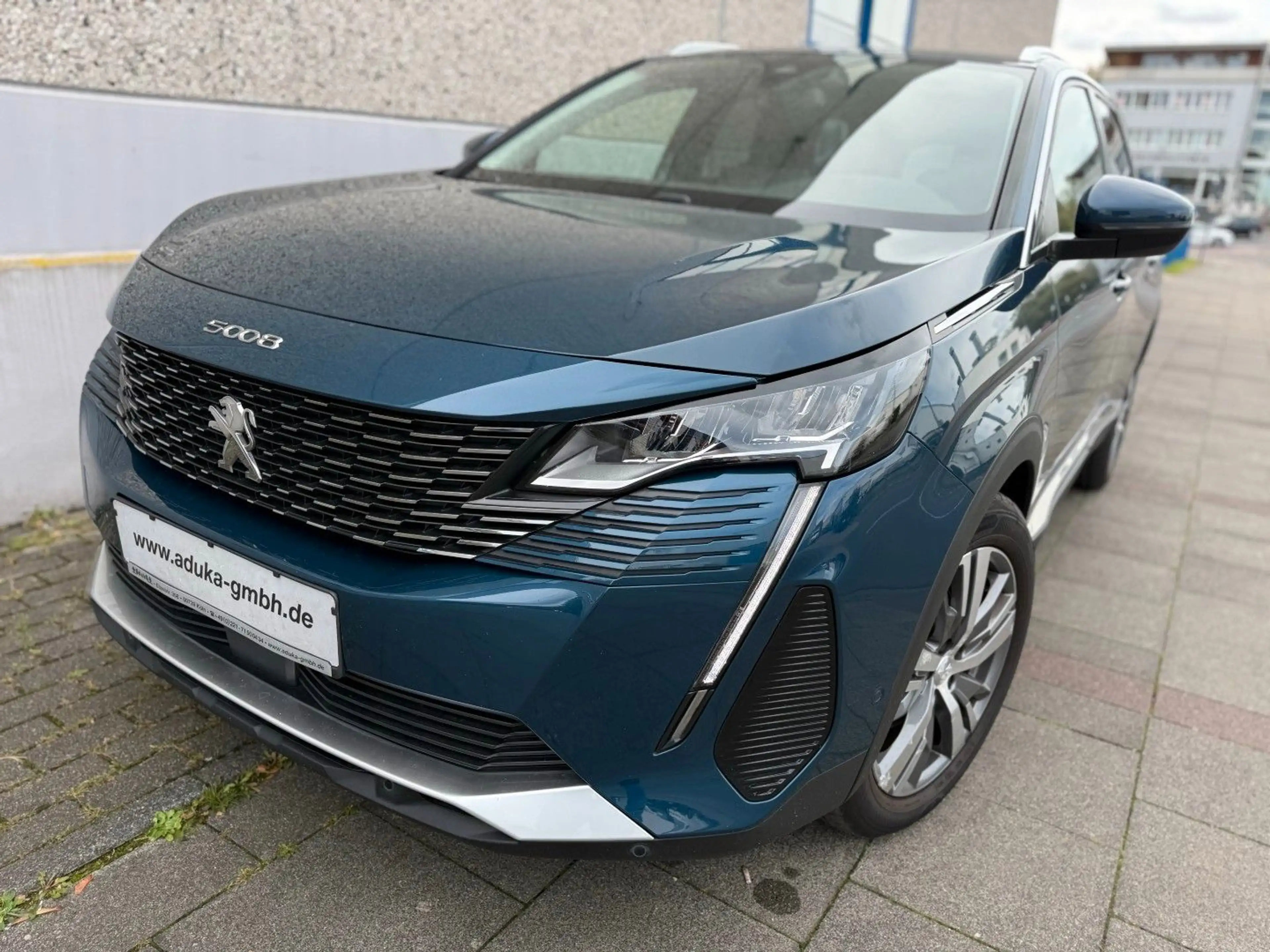 Peugeot 5008 BlueHDi 130 Allure 7 Sitze AHK Kamera CarPl — photo 3