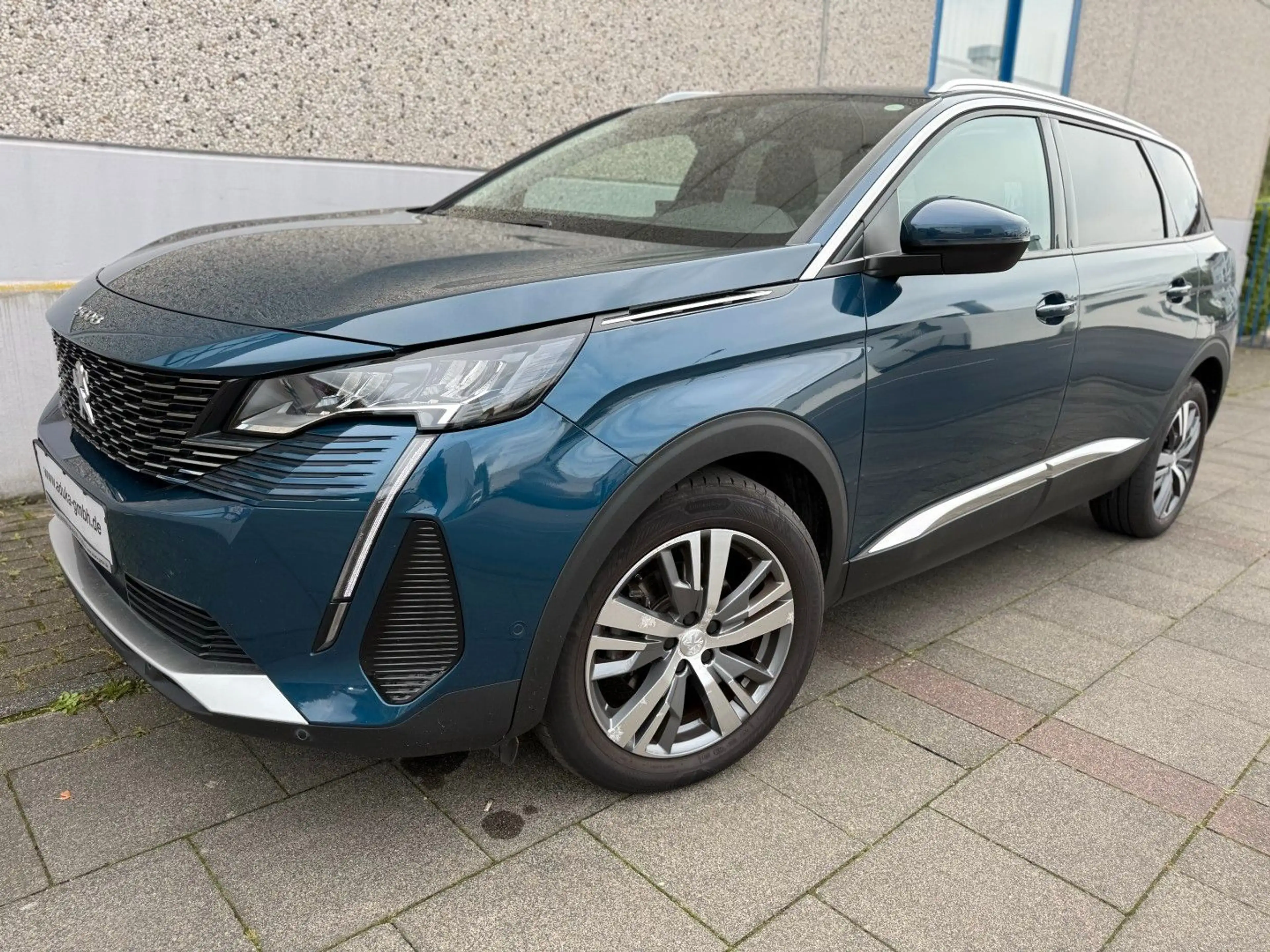 Peugeot 5008 BlueHDi 130 Allure 7 Sitze AHK Kamera CarPl — photo 2