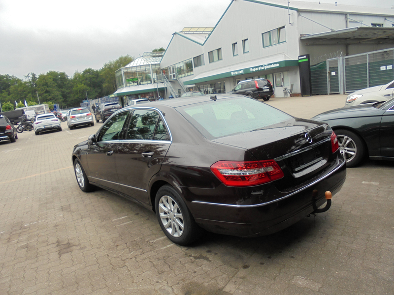 Mercedes-Benz E 220 E 220 CDI BlueEfficiency Xenon AHK Autom. — photo 4