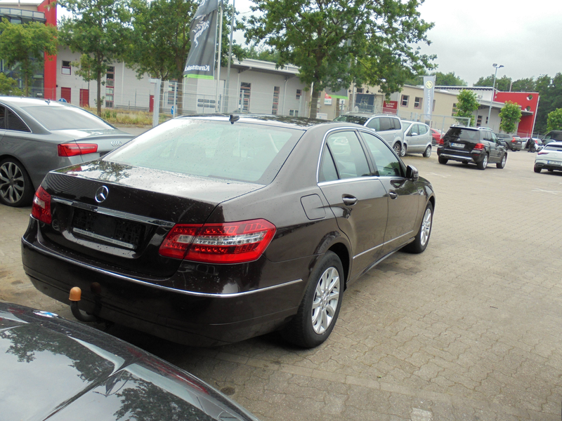 Mercedes-Benz E 220 E 220 CDI BlueEfficiency Xenon AHK Autom. — photo 2