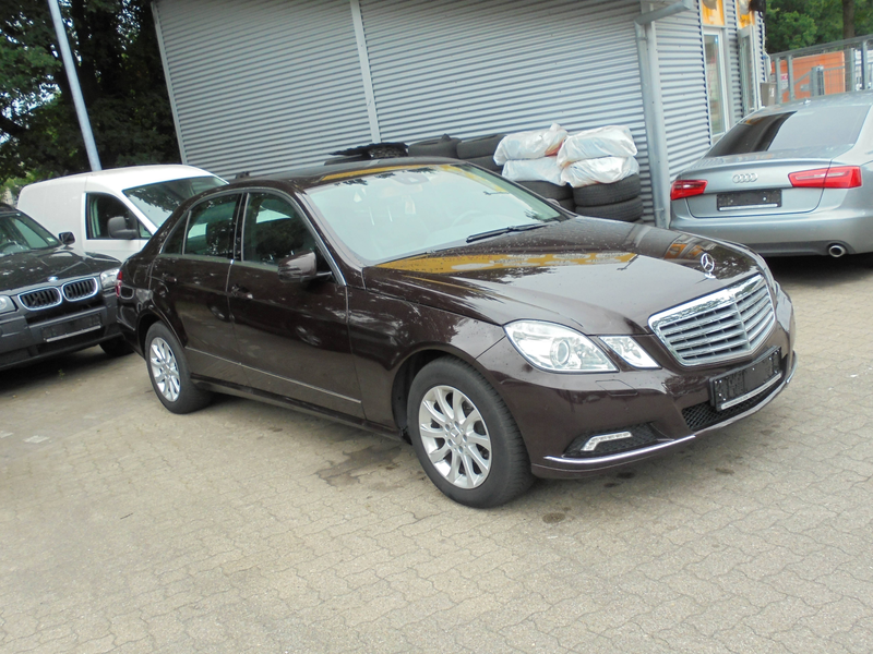 Mercedes-Benz E 220 E 220 CDI BlueEfficiency Xenon AHK Autom. — photo 3