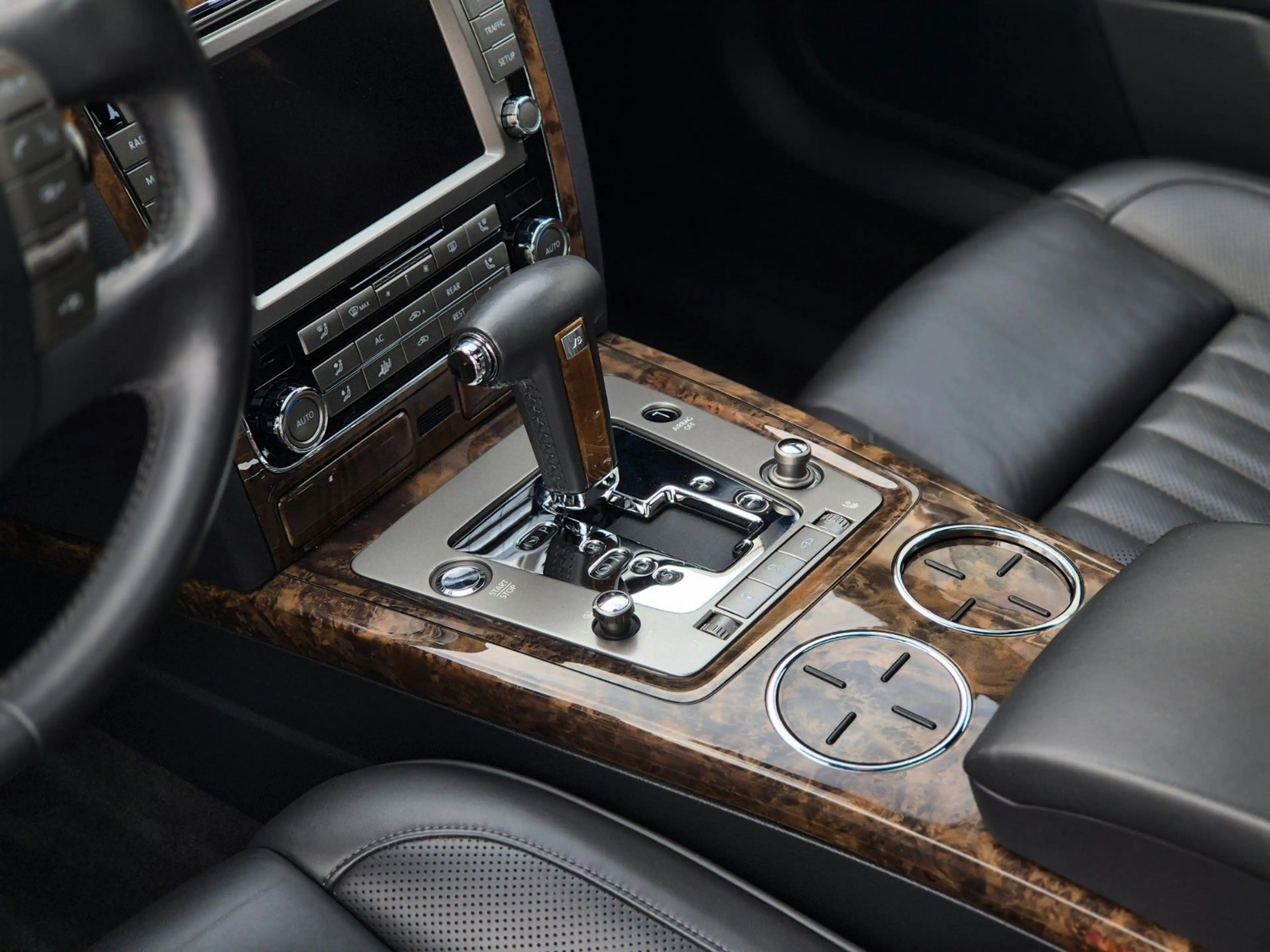 Volkswagen Phaeton V6 TDI 5-Sitzer 4Motion ACC Dynaudio — photo 15