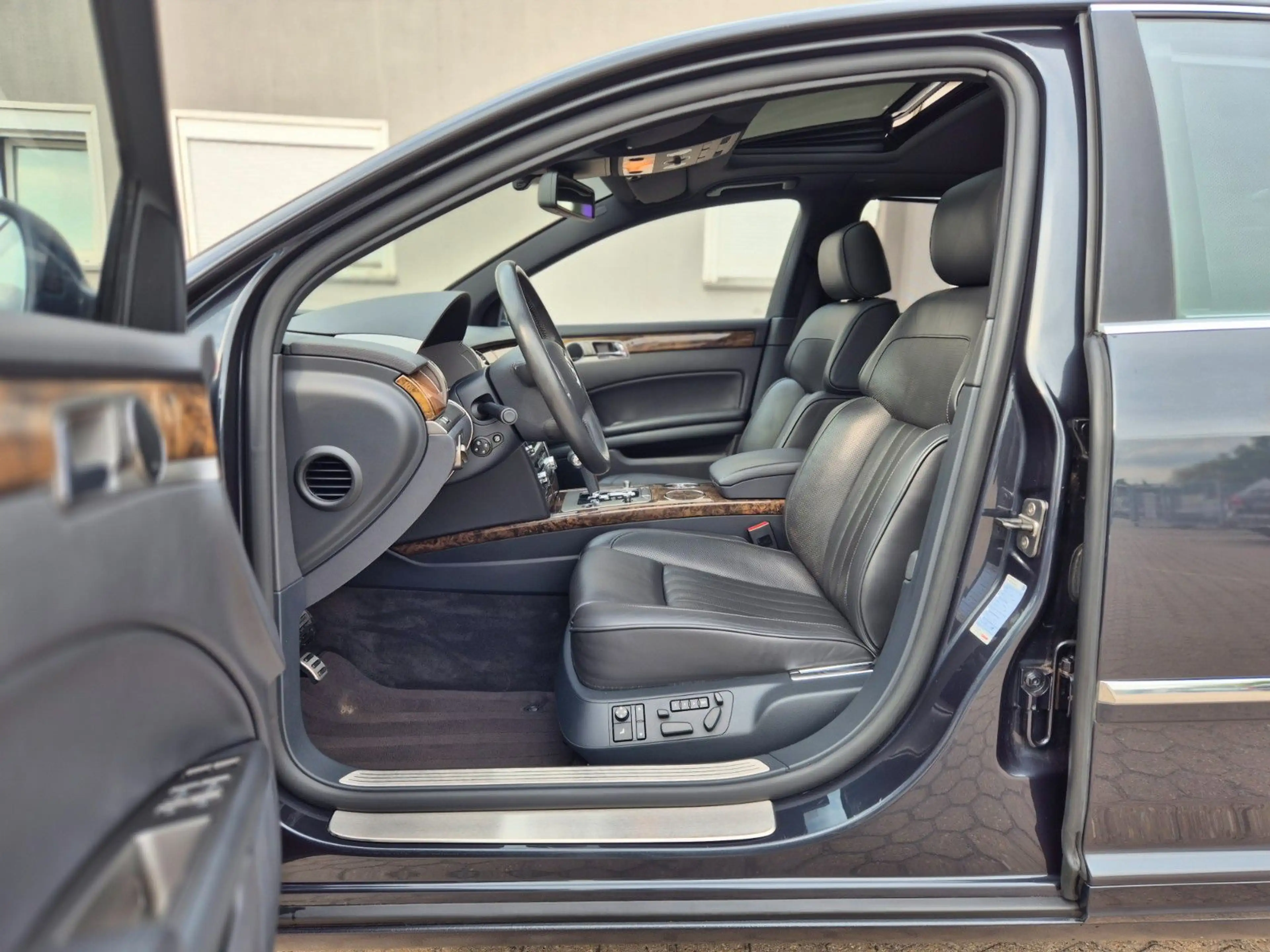 Volkswagen Phaeton V6 TDI 5-Sitzer 4Motion ACC Dynaudio — photo 14