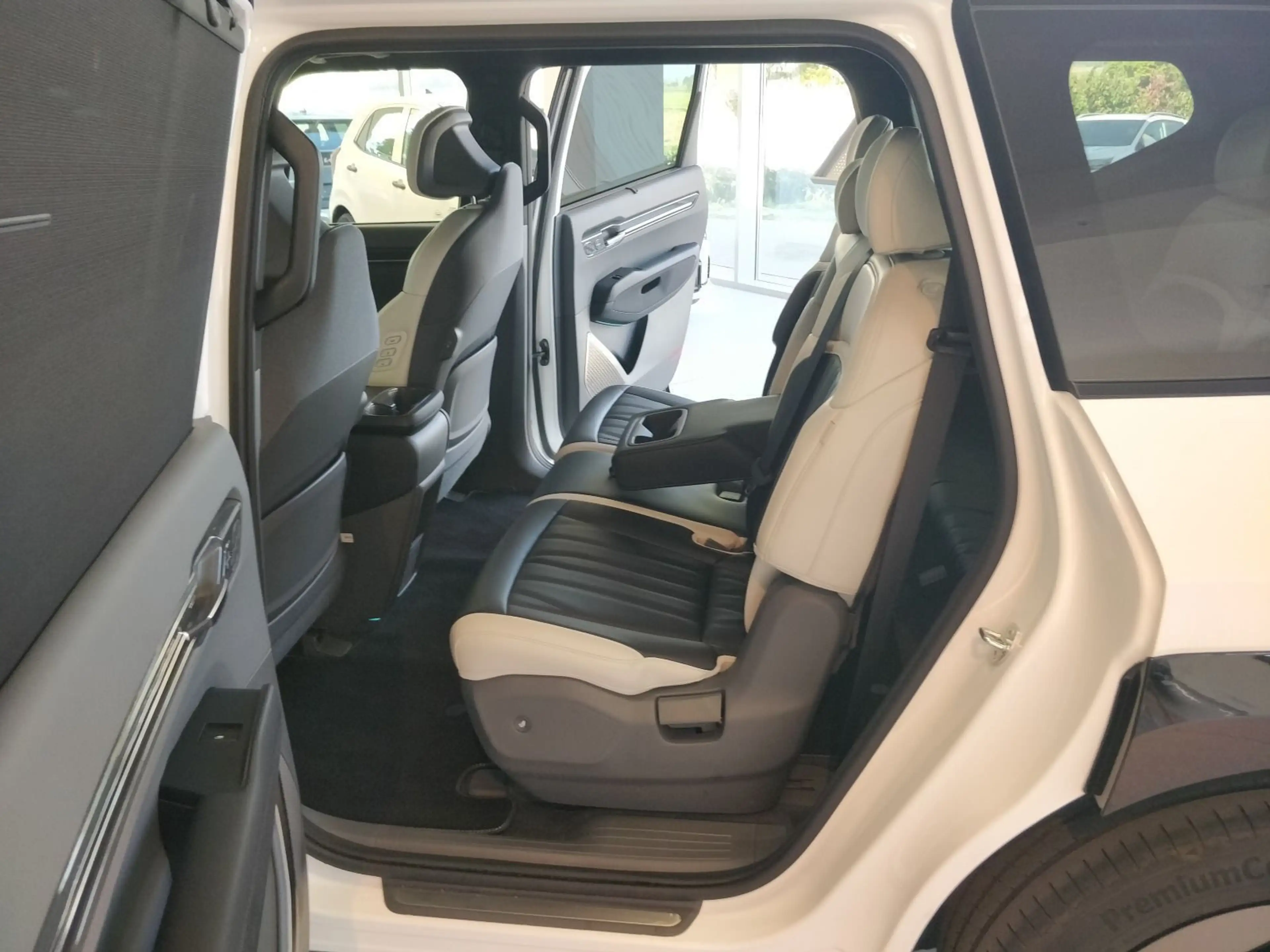 Kia EV9 4WD GT-line PANO WÄRME HdUp 360 RELAX 7S NAV — photo 15