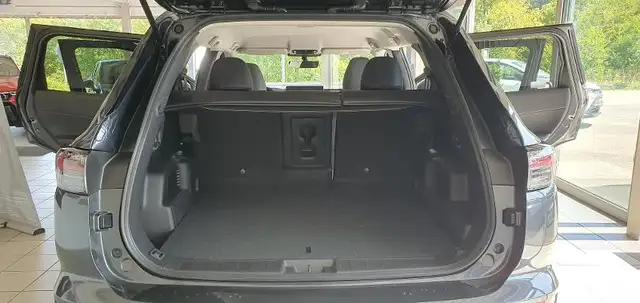 Mitsubishi Outlander view 11