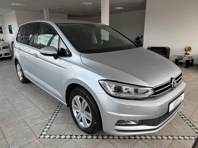 Volkswagen Touran BMT 1.6 TDI 1.HAND LED TOP
