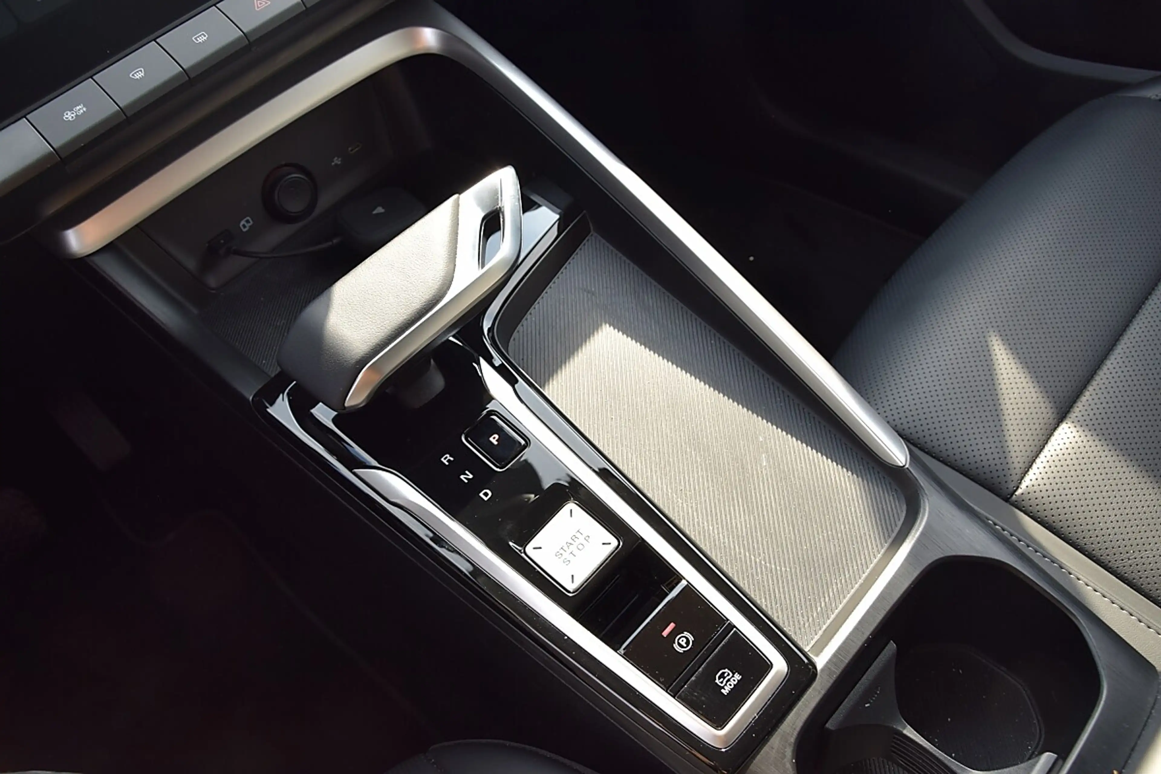 MG ZS 1.5 Hybrid+ Luxury **8 Fach Bereift, AHK** — photo 15