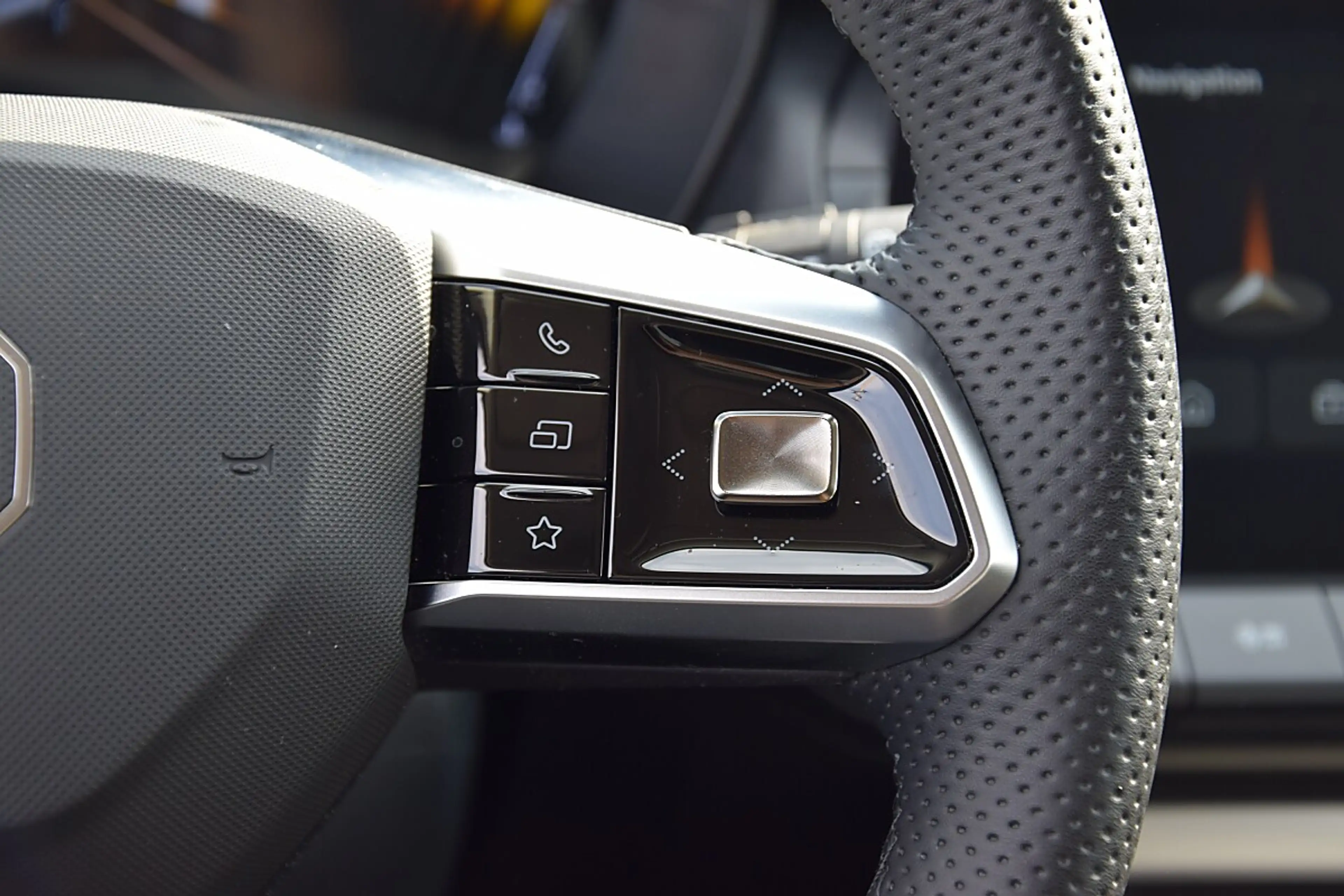 MG ZS 1.5 Hybrid+ Luxury **8 Fach Bereift, AHK** — photo 14