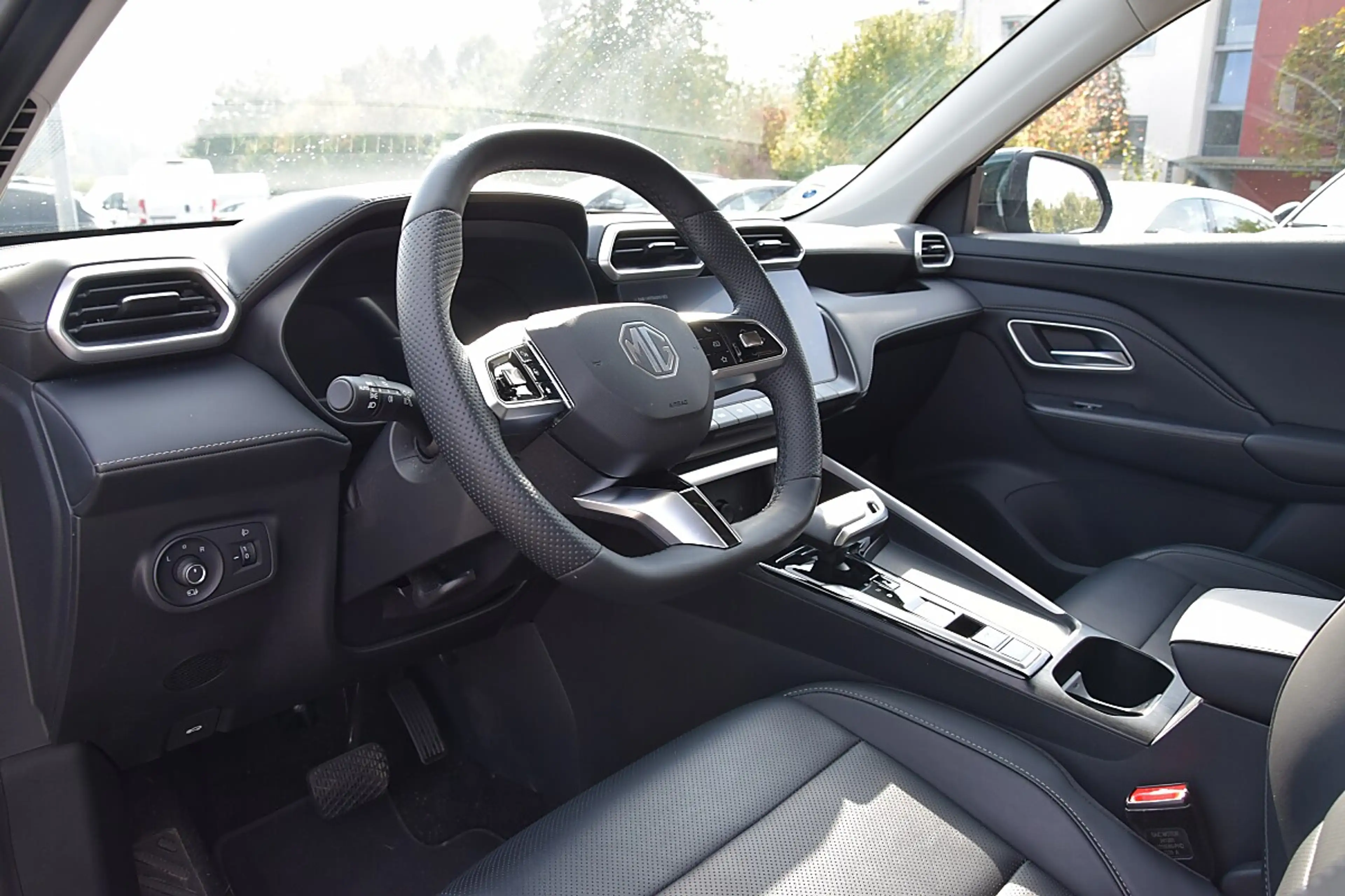 MG ZS 1.5 Hybrid+ Luxury **8 Fach Bereift, AHK** — photo 9